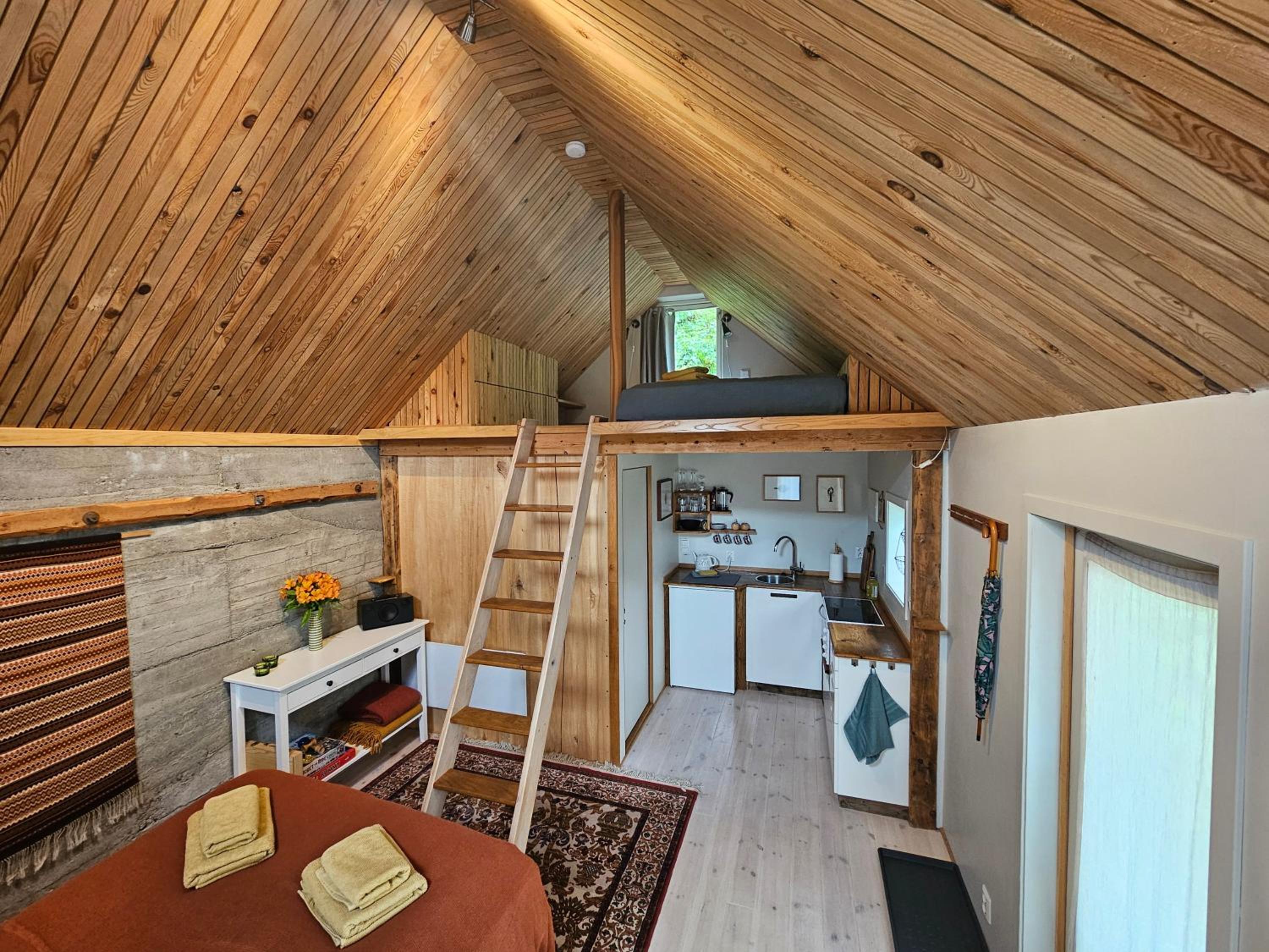 One-Bedroom House photo 1