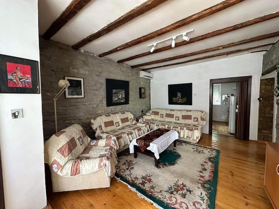 One-Bedroom House photo 2