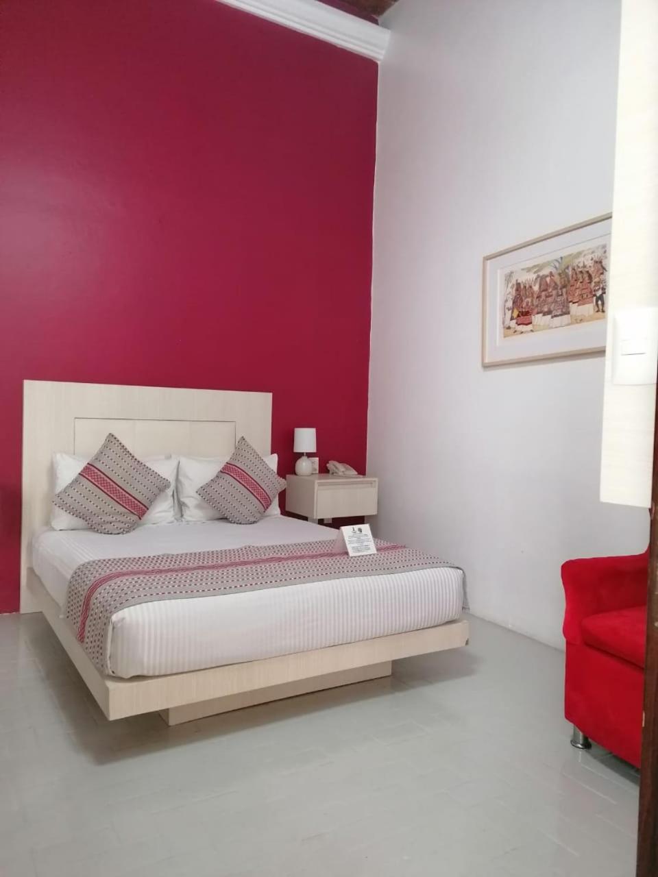 Standard Double Room - Photo 10