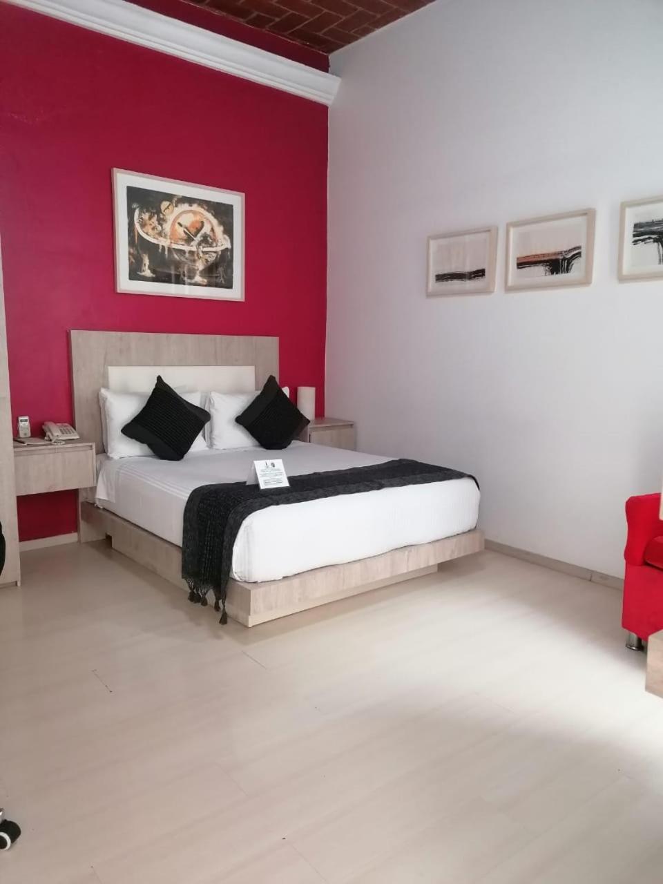Standard Double Room - Photo 4