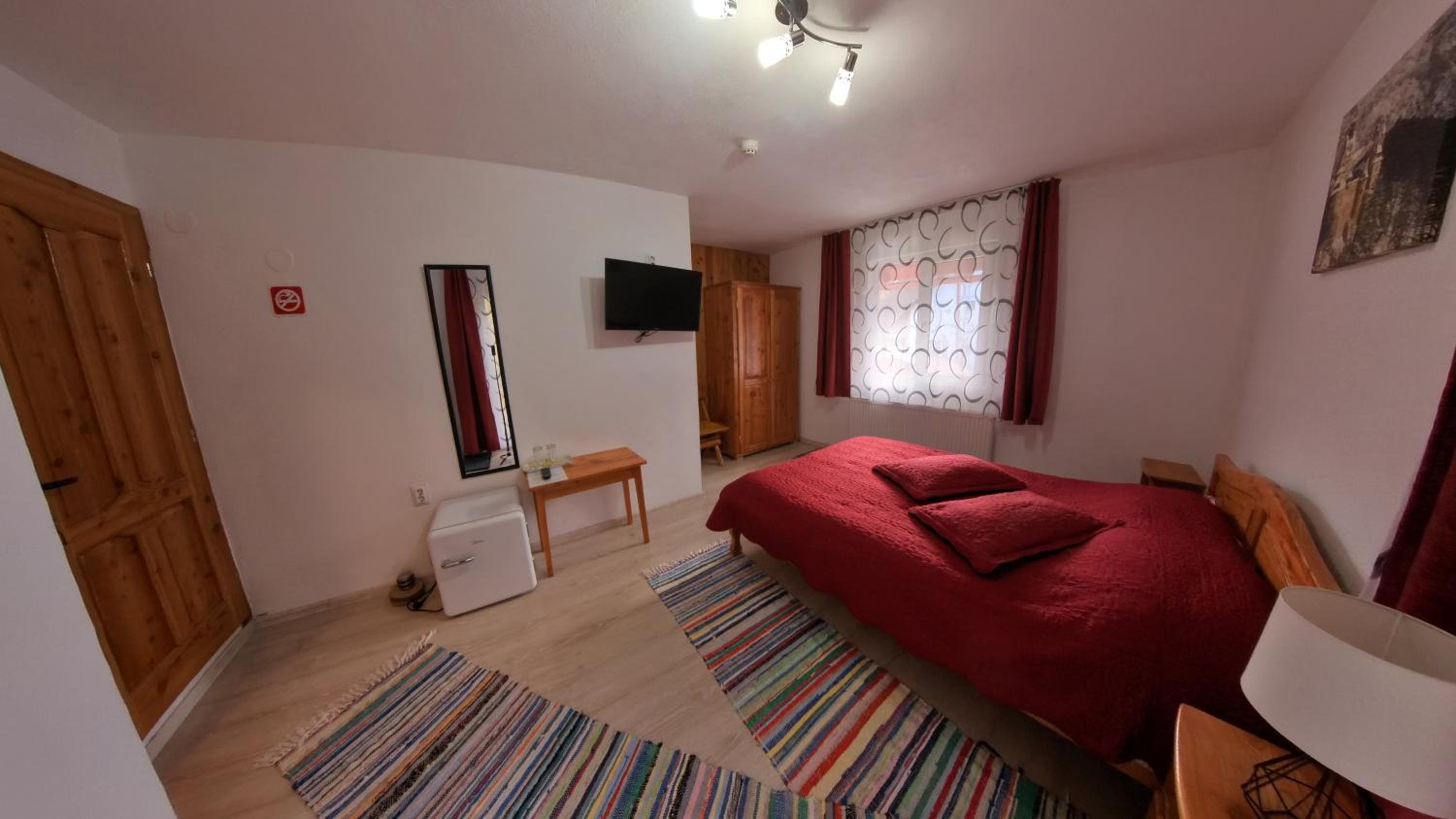 Deluxe Queen Room - Photo 14