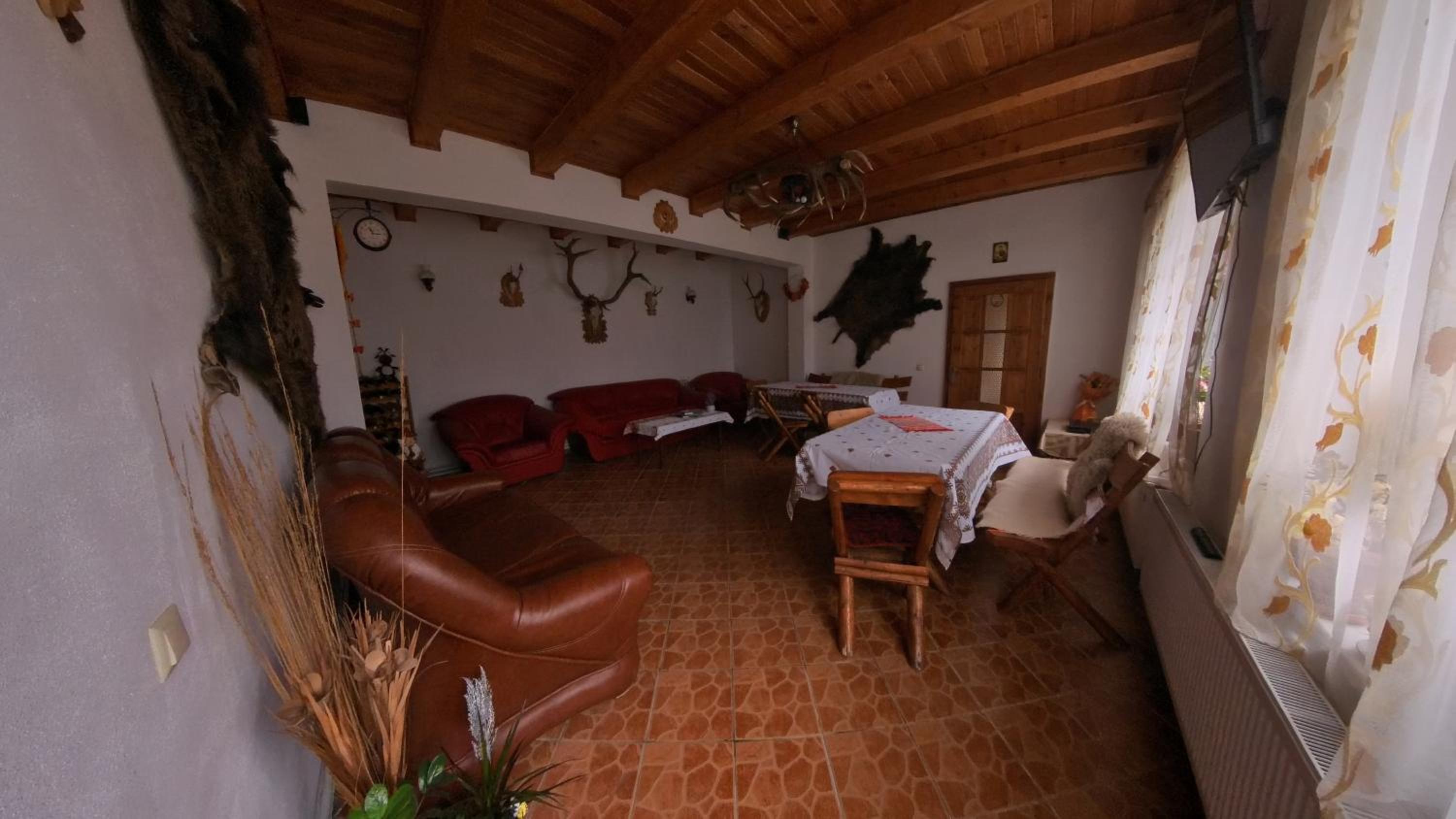 Deluxe Queen Room - Photo 15
