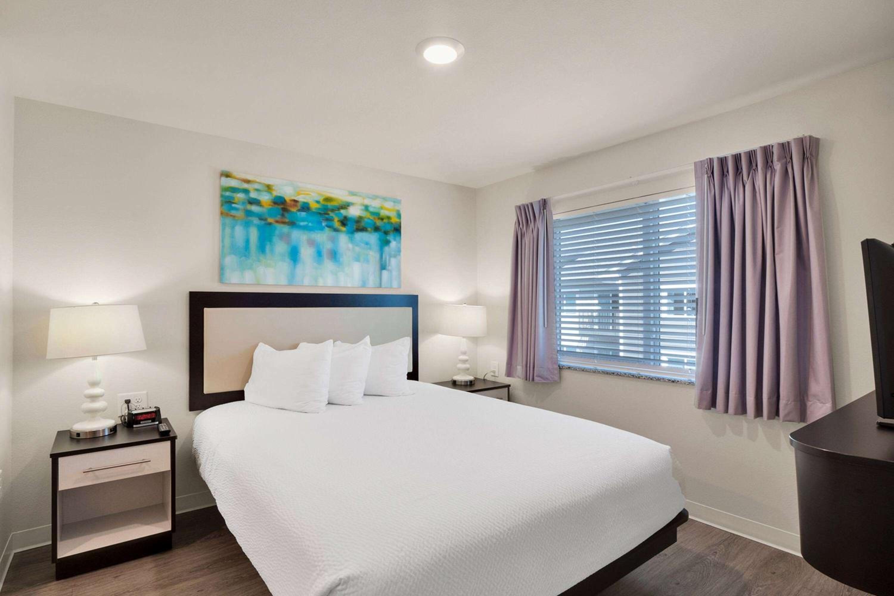 Two Bedroom Suite Hearing Accessible - 2 Queen Beds - Photo 1