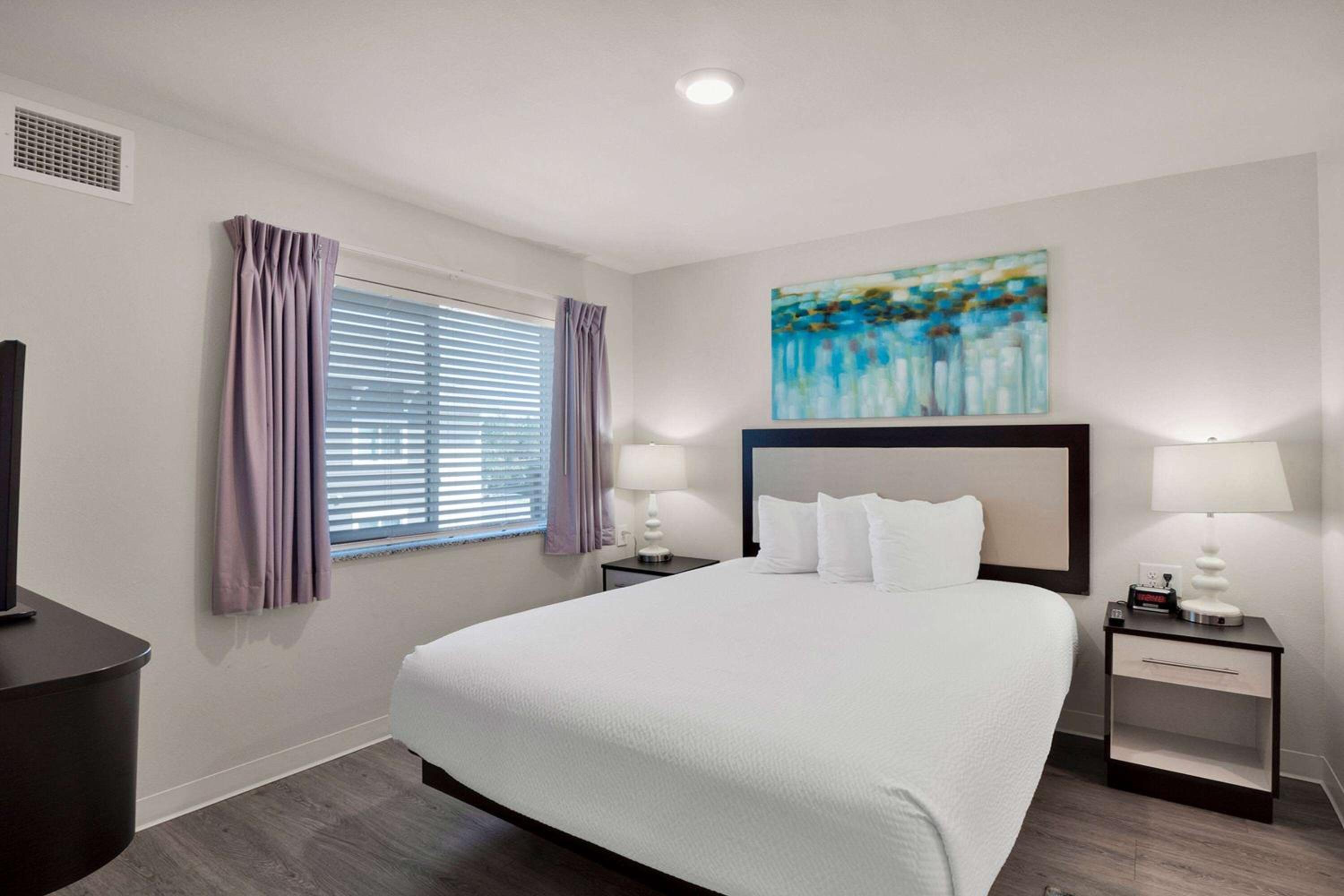 Two Bedroom Suite Hearing Accessible - 2 Queen Beds - Photo 2