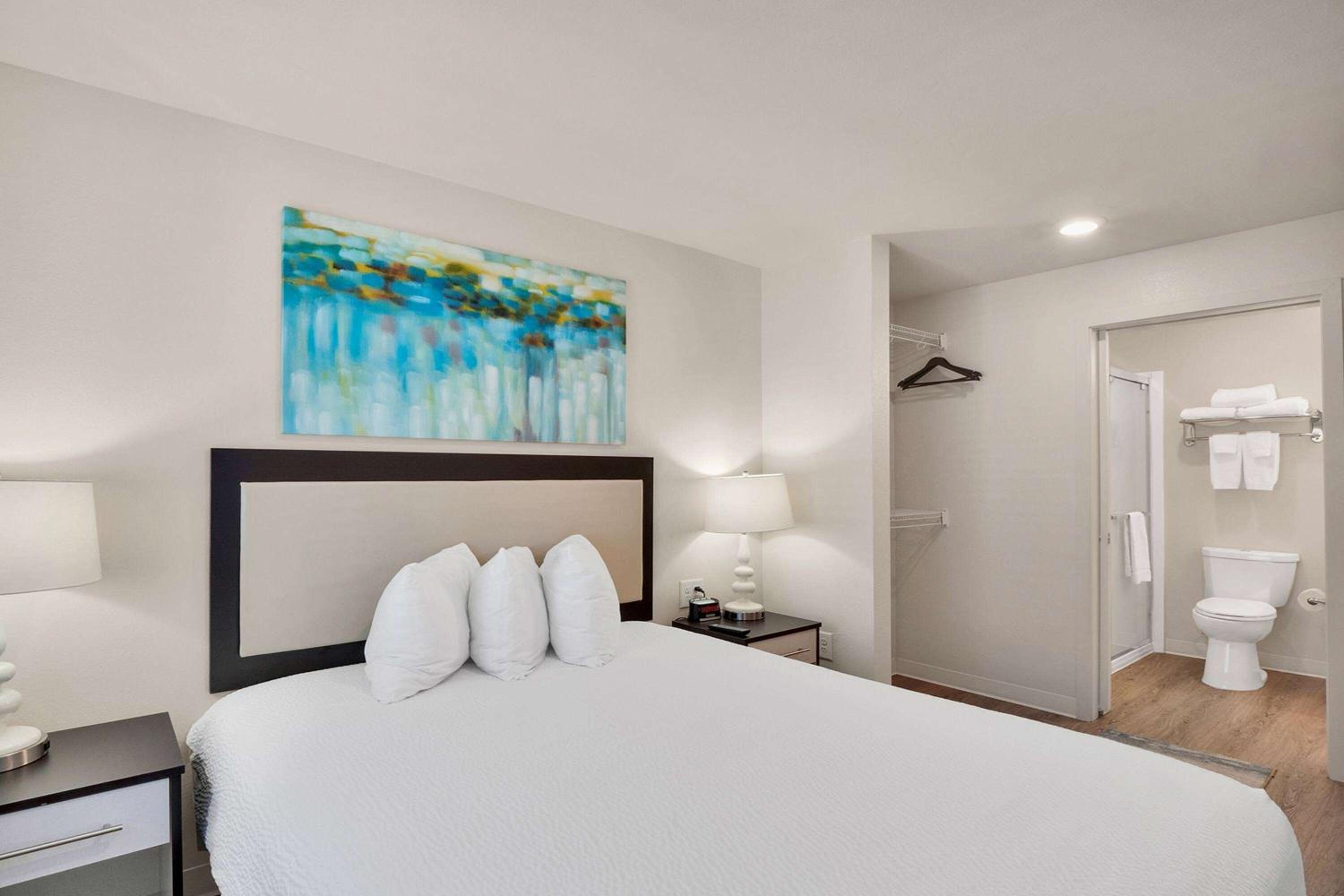 Two Bedroom Suite Hearing Accessible - 2 Queen Beds - Photo 16