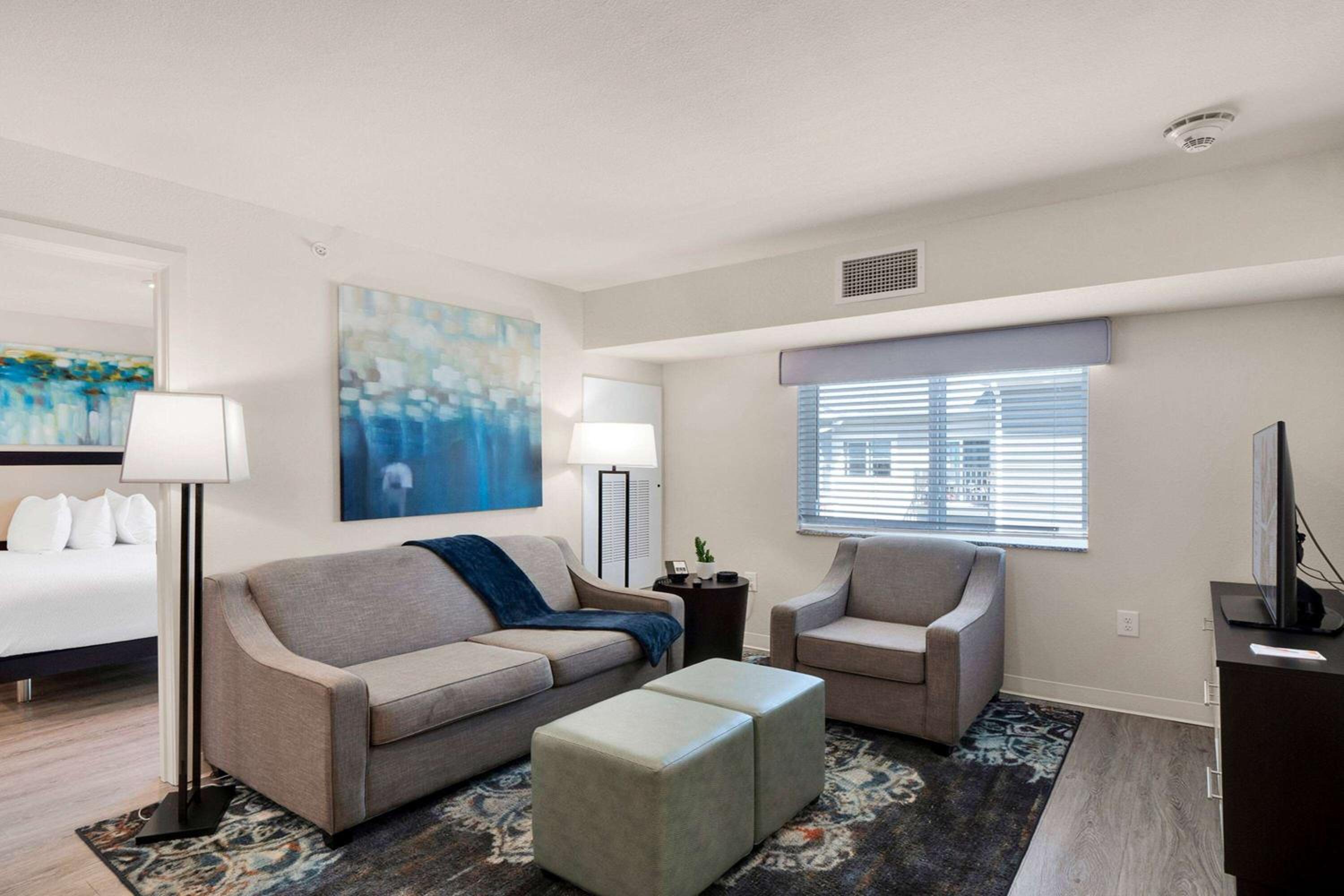 Two Bedroom Suite Hearing Accessible - 2 Queen Beds - Photo 12