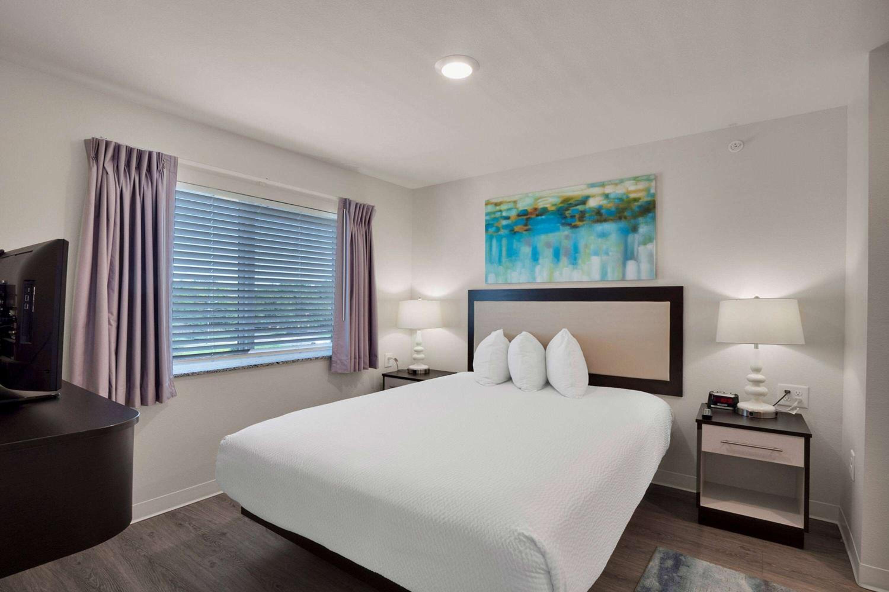 Two Bedroom Suite Balcony - 2 Queen Beds - Photo 3