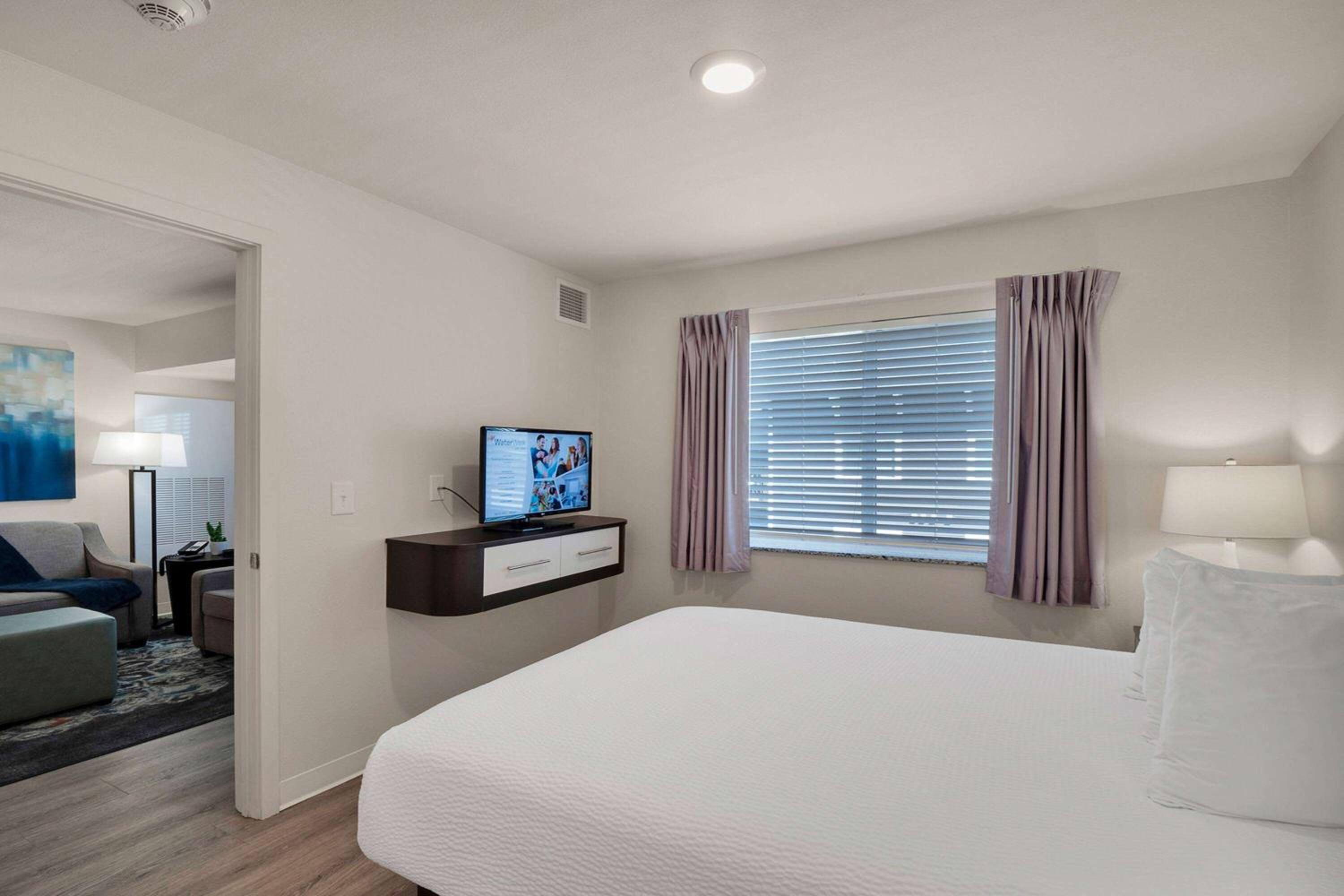 Two Bedroom Suite Balcony - 2 Queen Beds - Photo 4