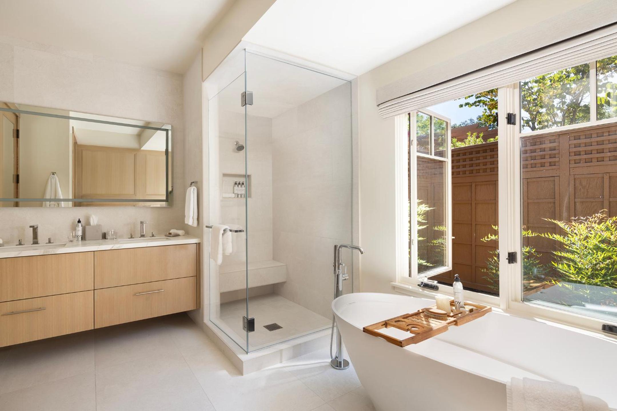 Fairway Guest Room - Photo 3