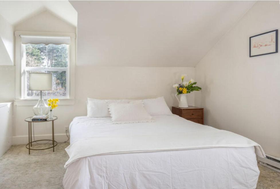 Deluxe Double Room with Bath photo 3