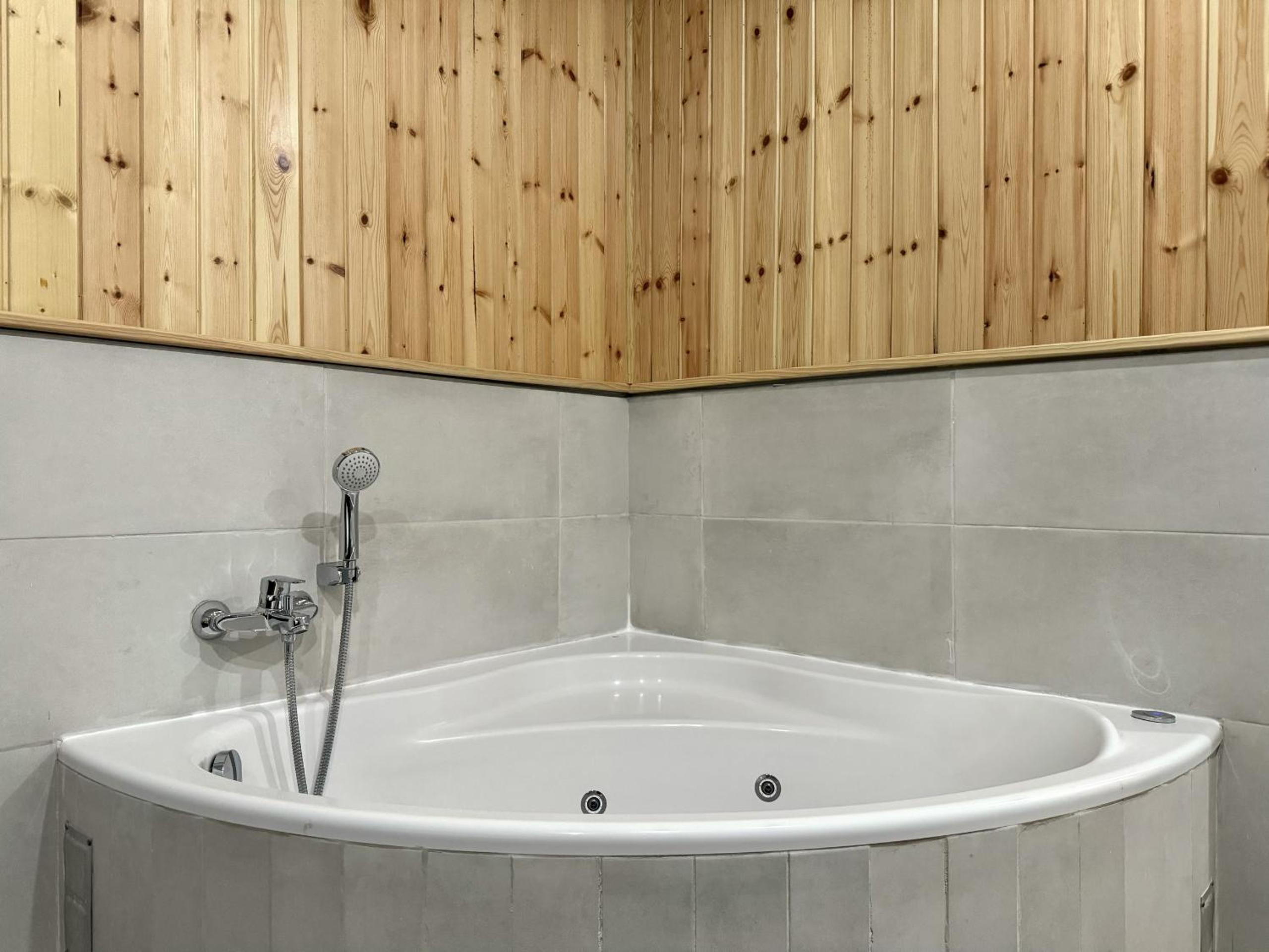 Studio apartment with Spa Bath - Annex photo 3