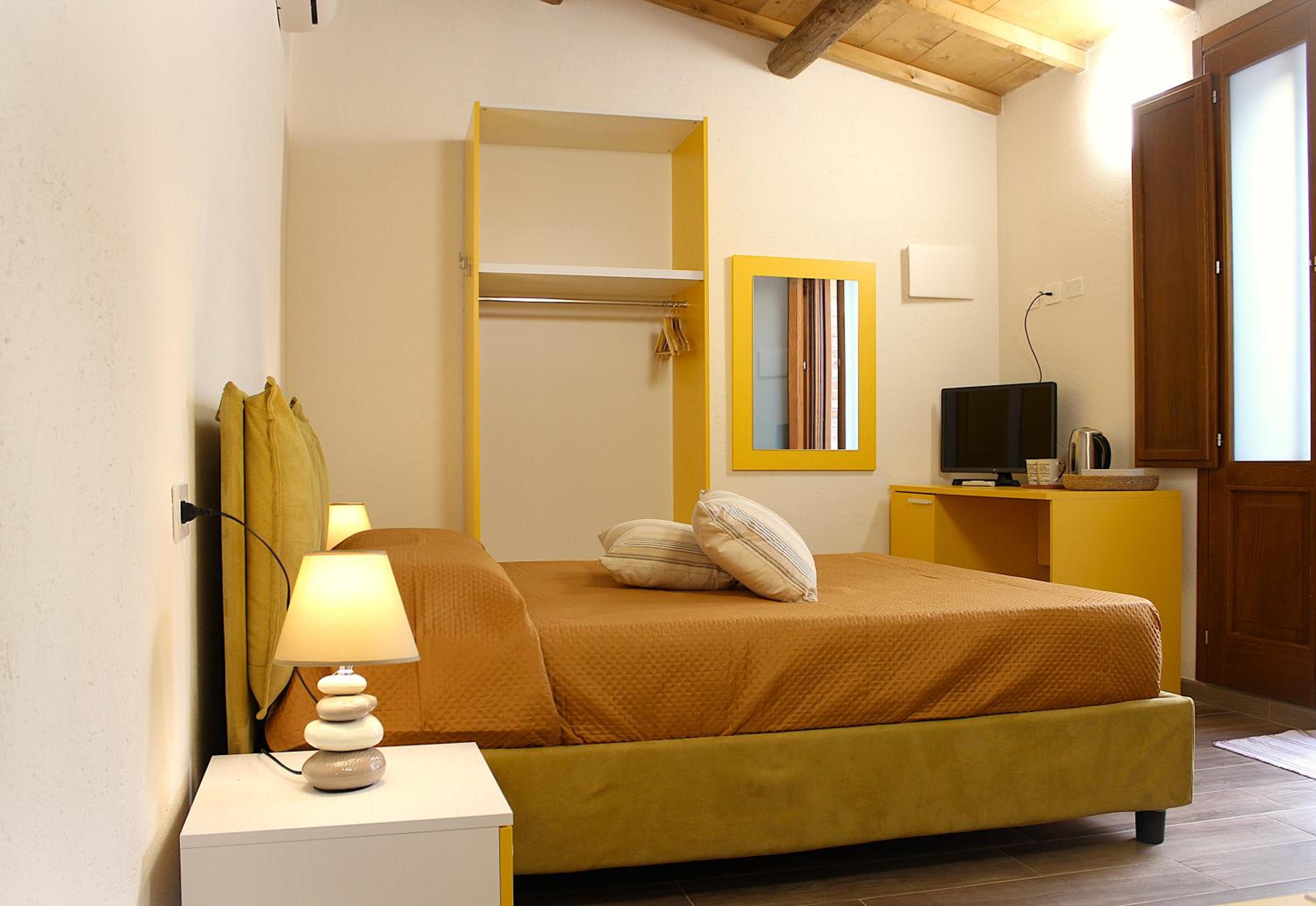 Deluxe King Room photo 1