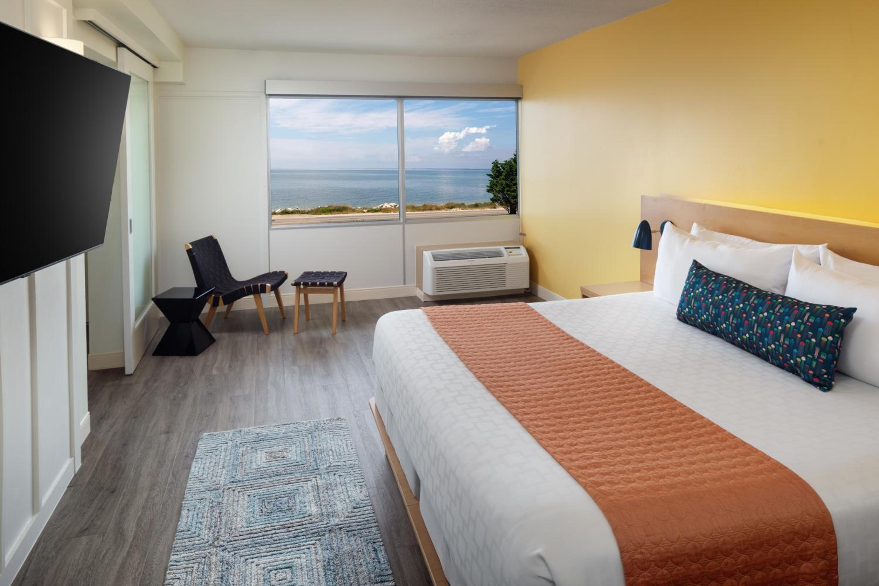 King Bay View Suite - Photo 4