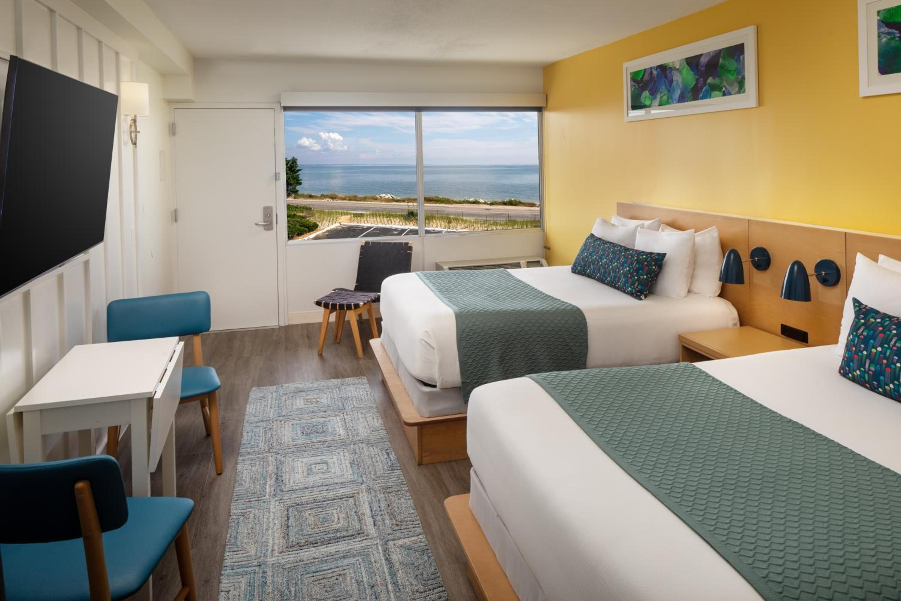 Premium Bay View Room with Double Beds - Photo 4