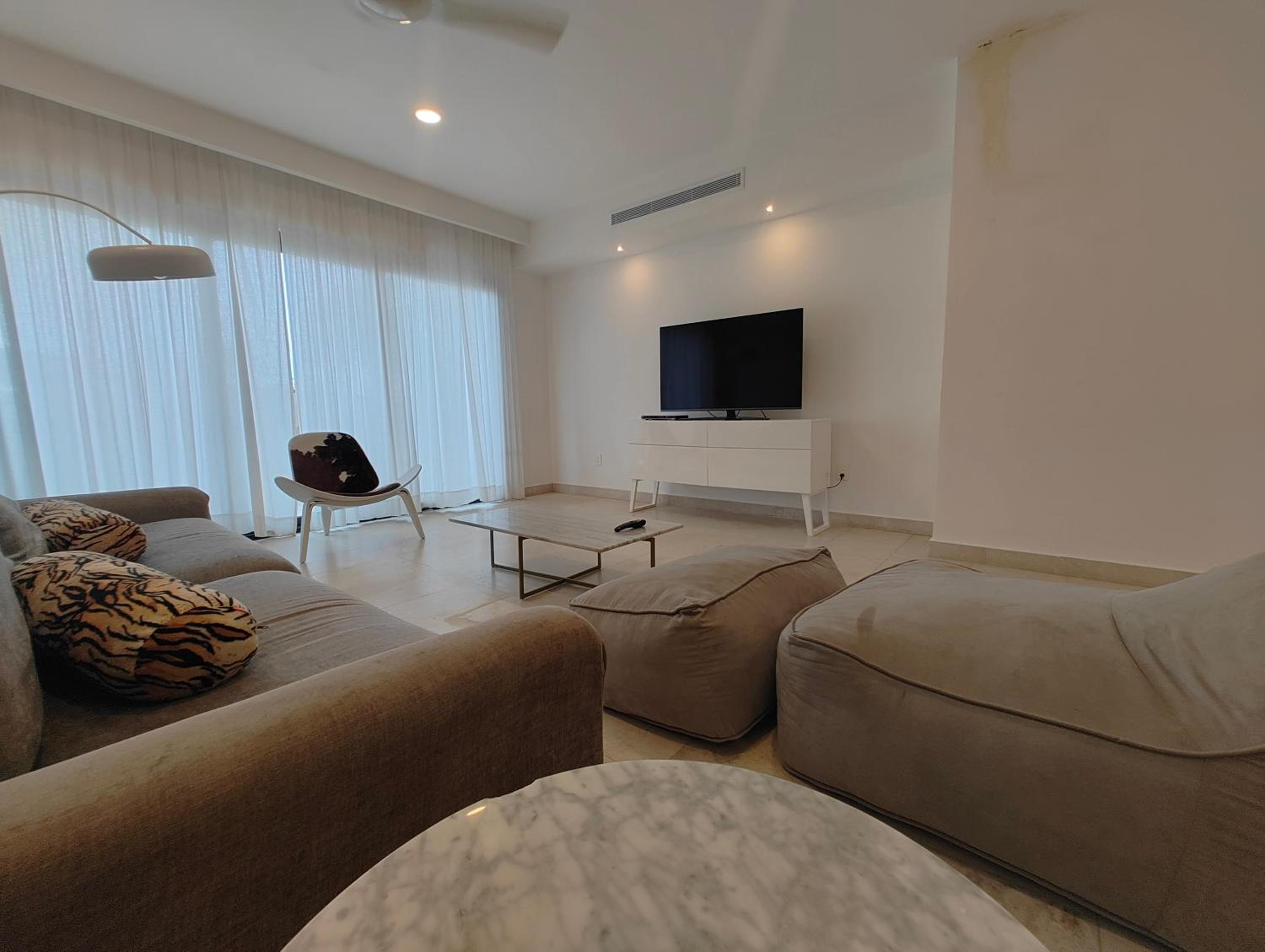 Apartamento de dois quartos com piscina privativa