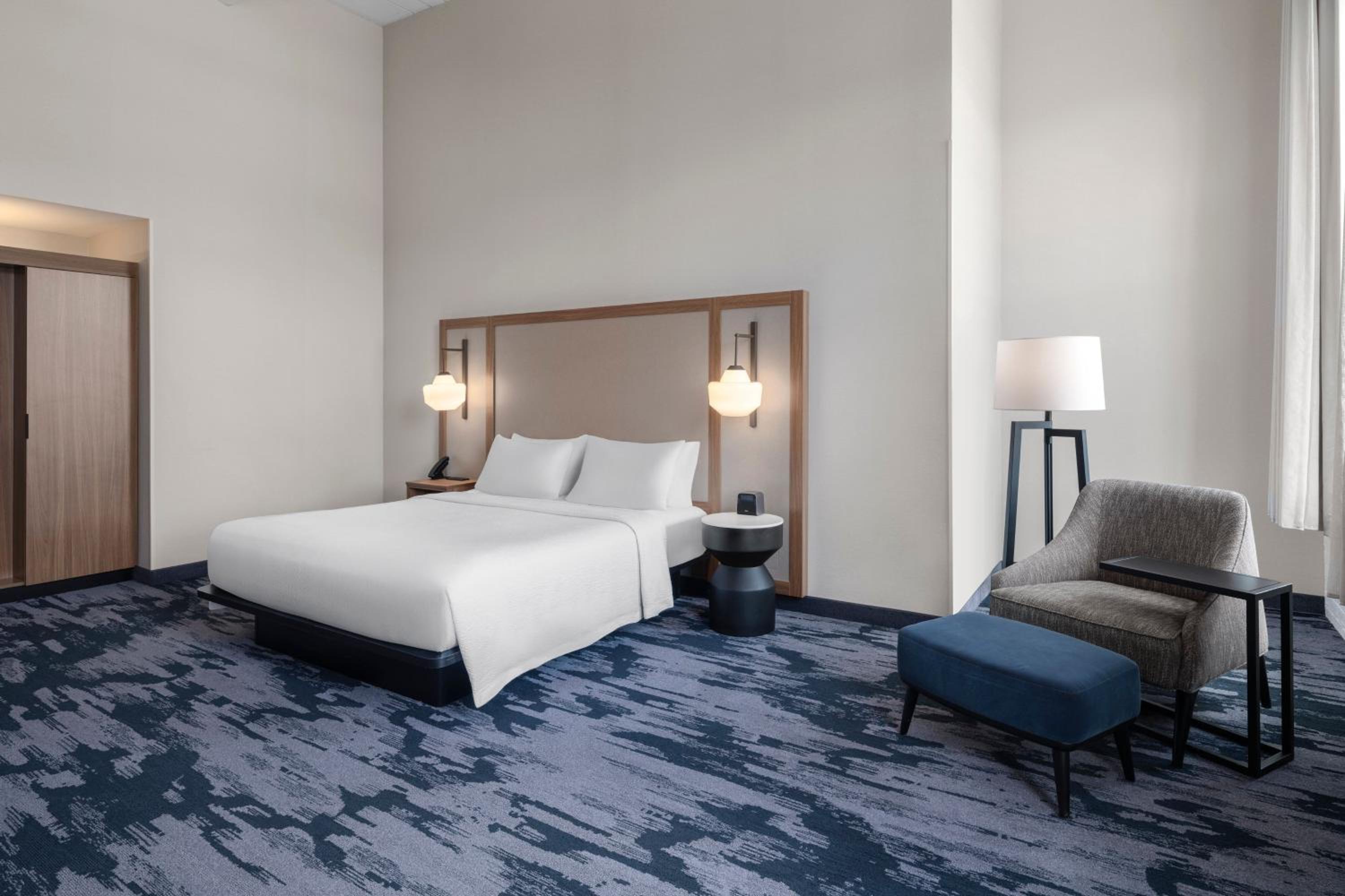 Standard King Room - Photo 5