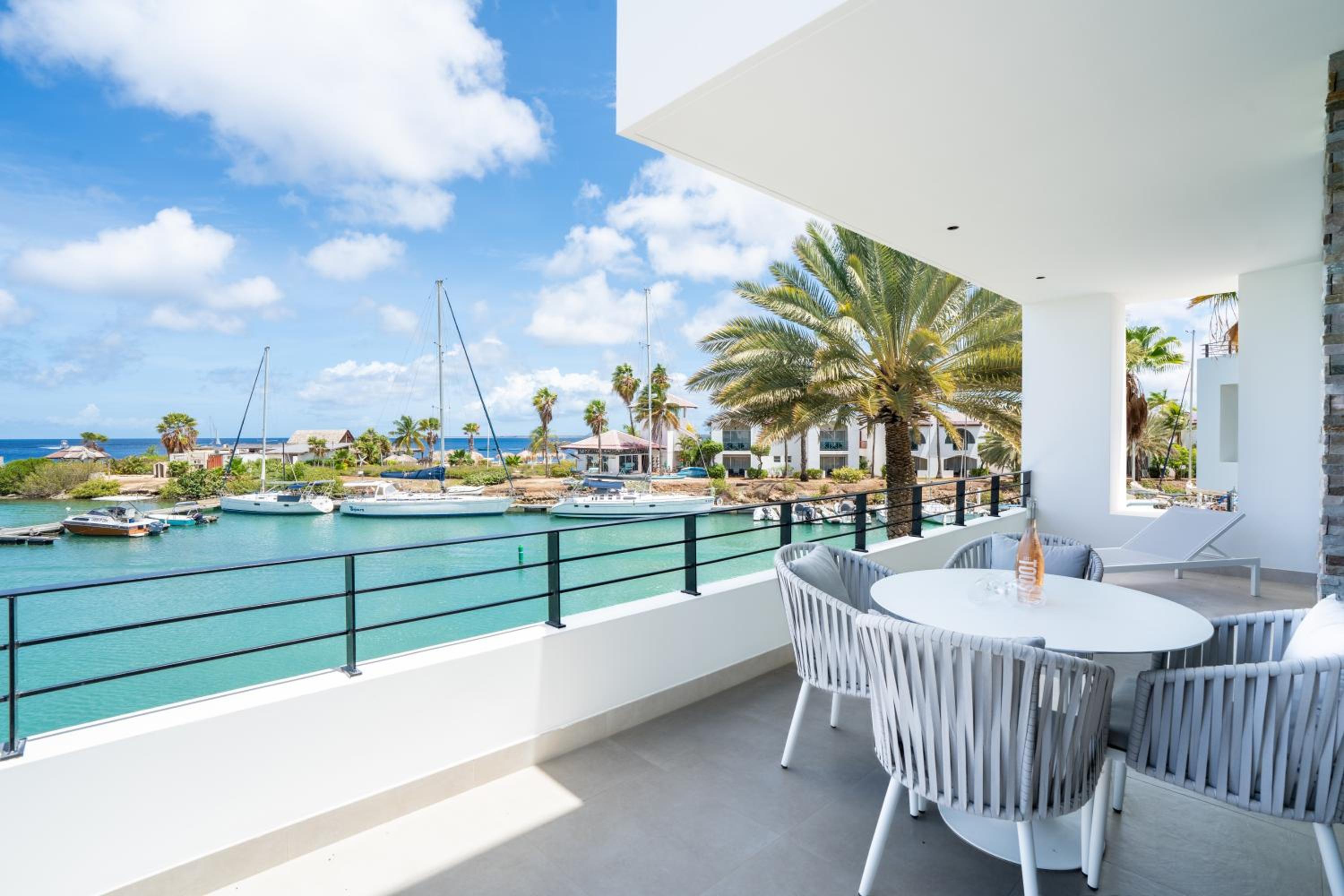 Balcony & Terrace
