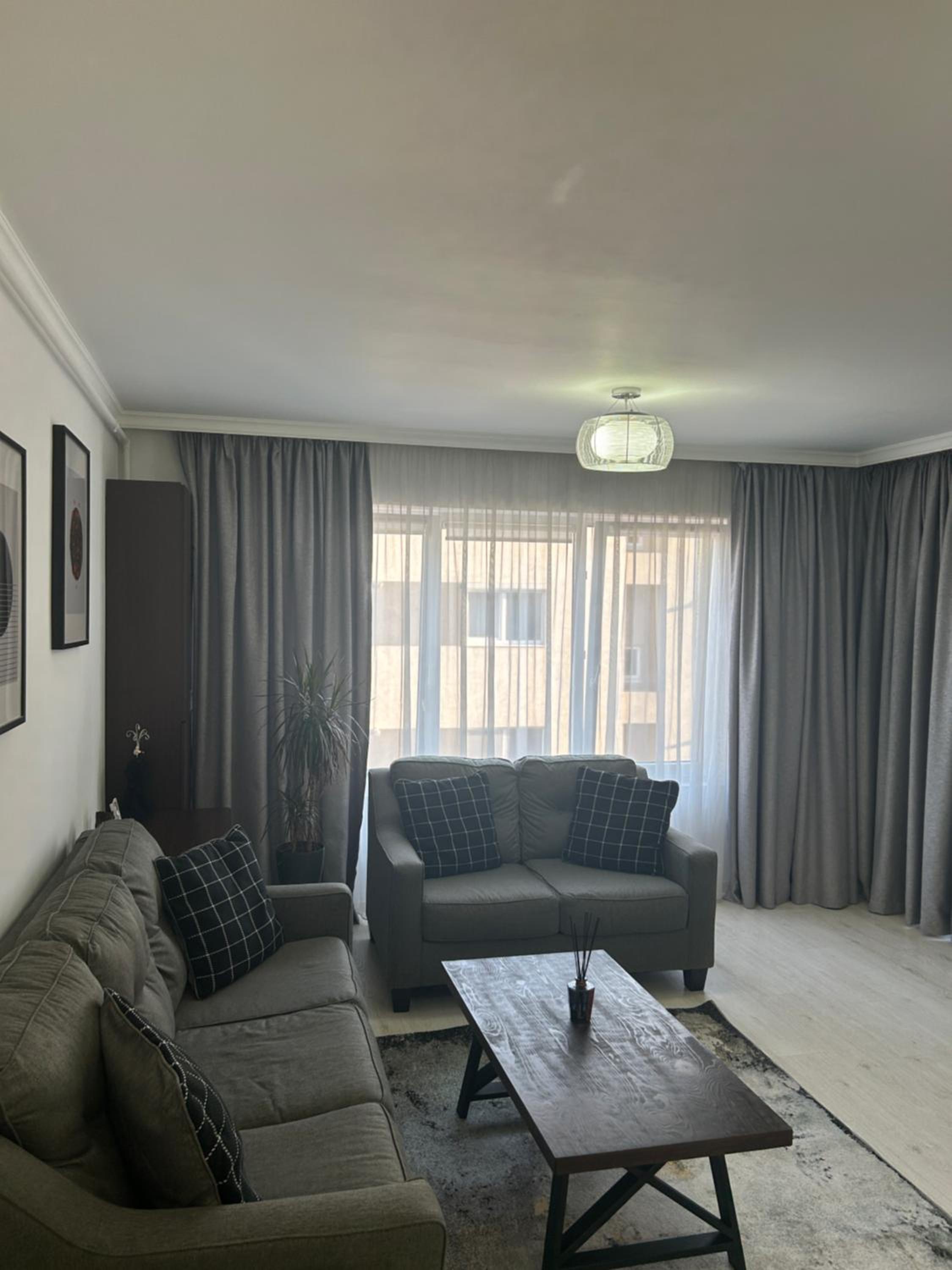 One-Bedroom Apartment photo 1