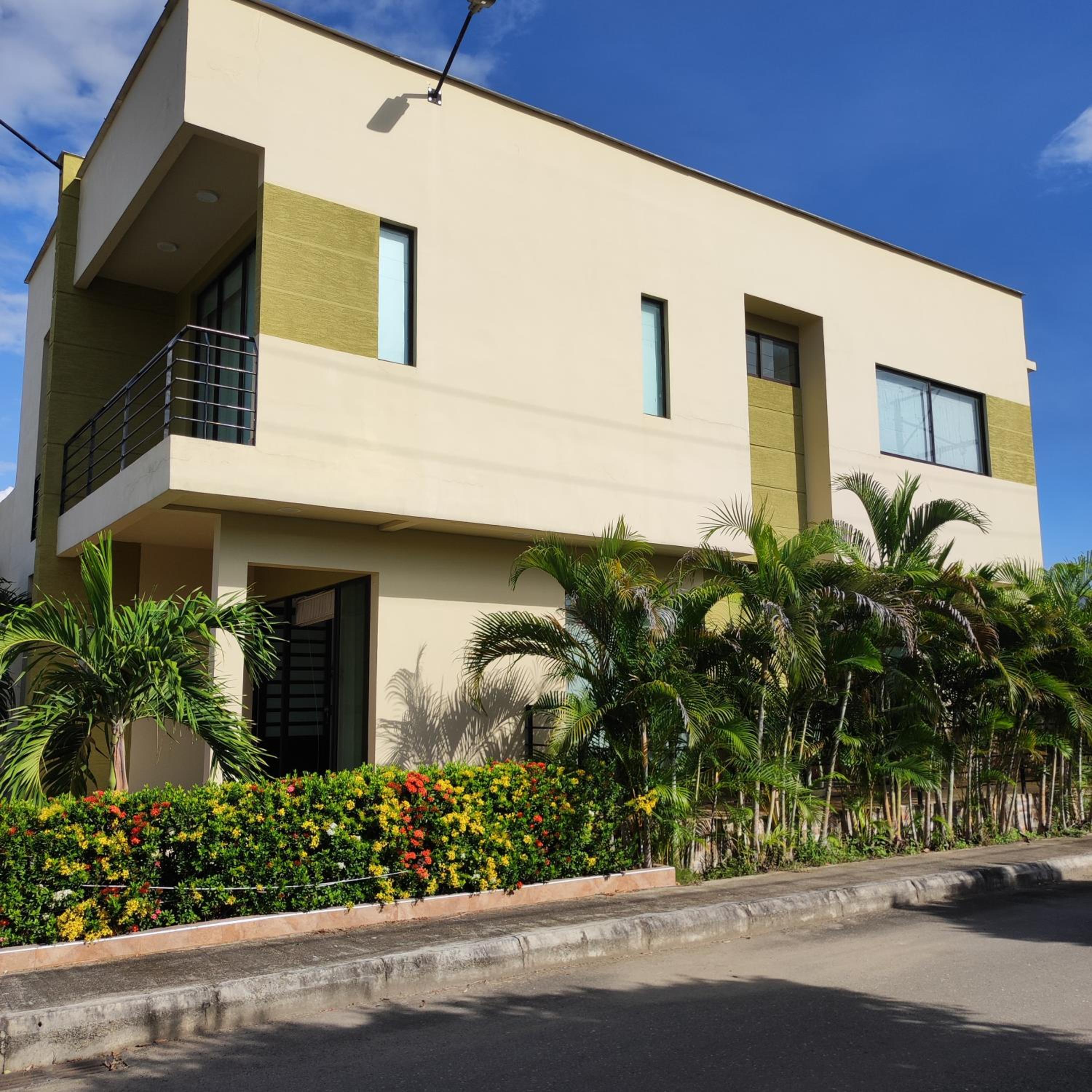 Three-Bedroom House photo 2