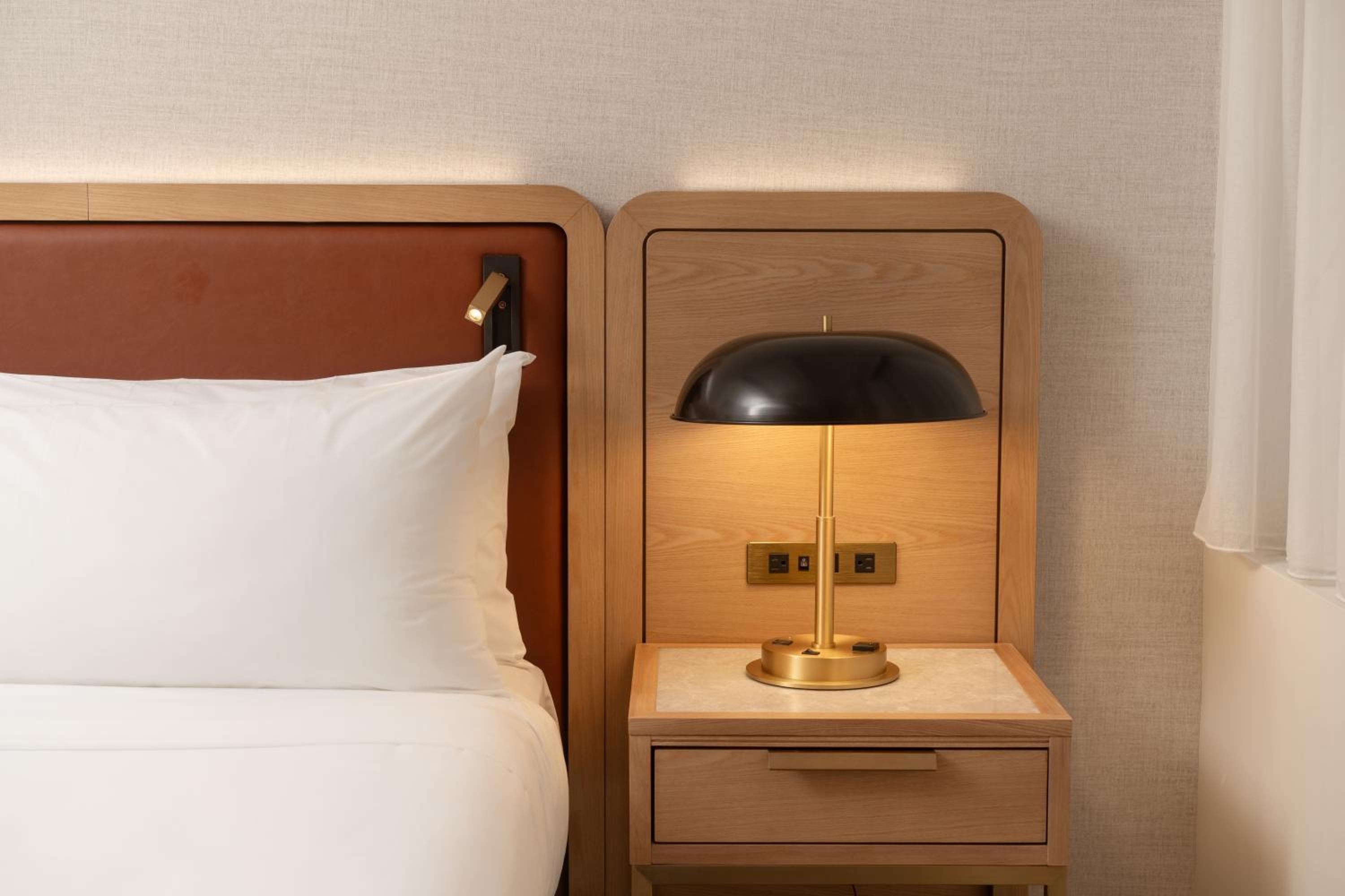 Deluxe Queen Room photo 2