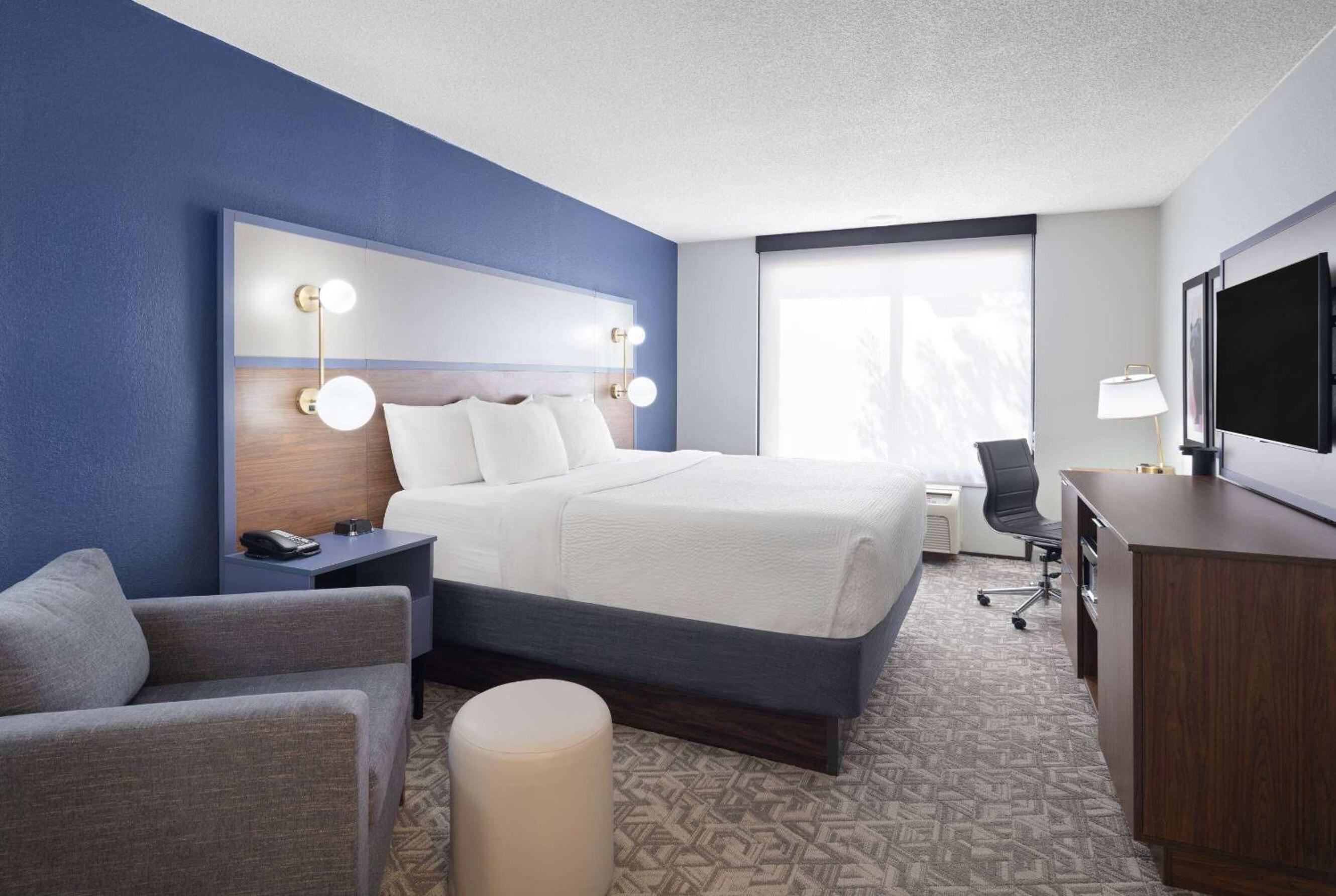 King Room - Non-Smoking photo 1