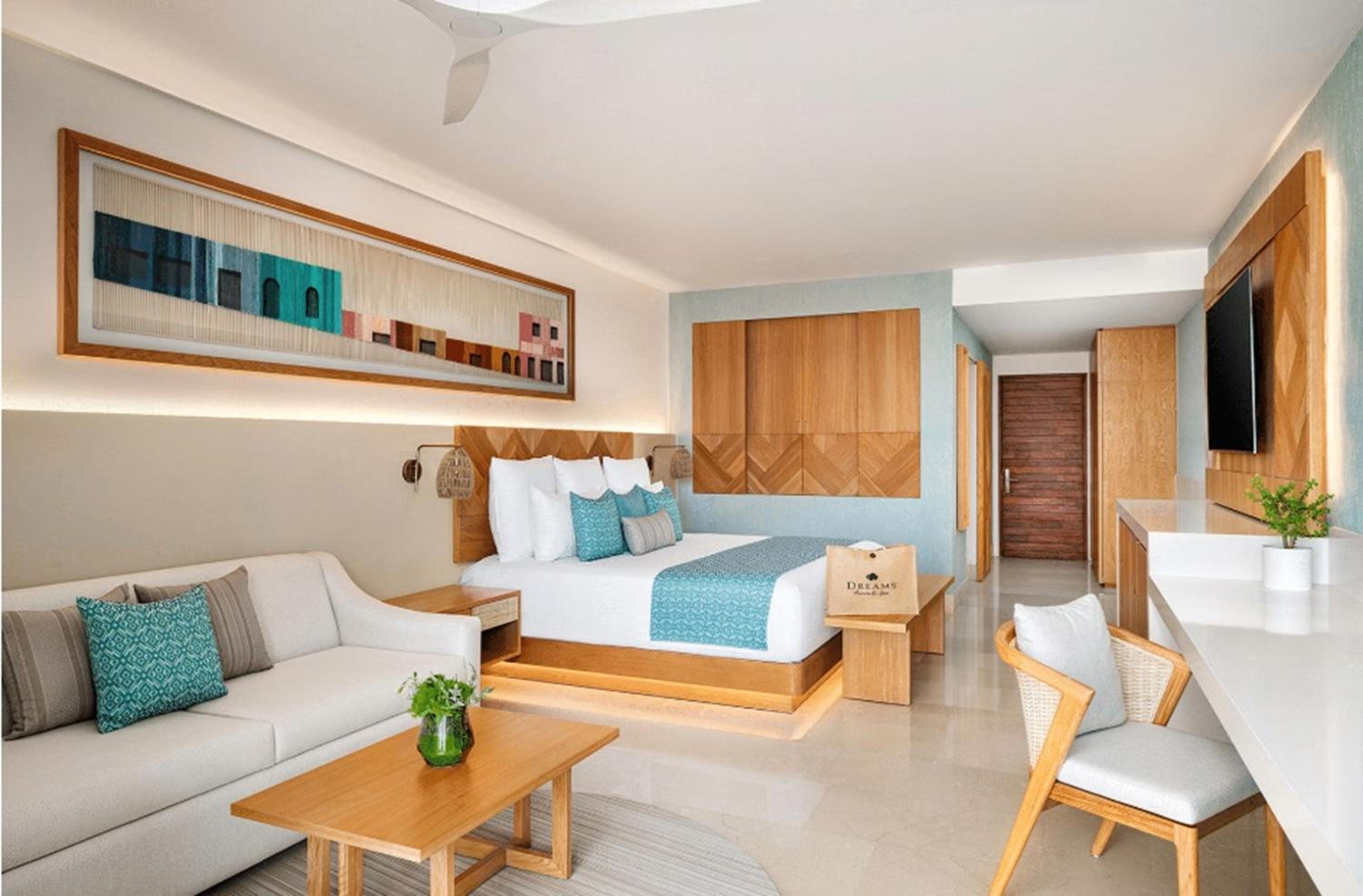 Preferred Club Junior Suite Ocean Front King