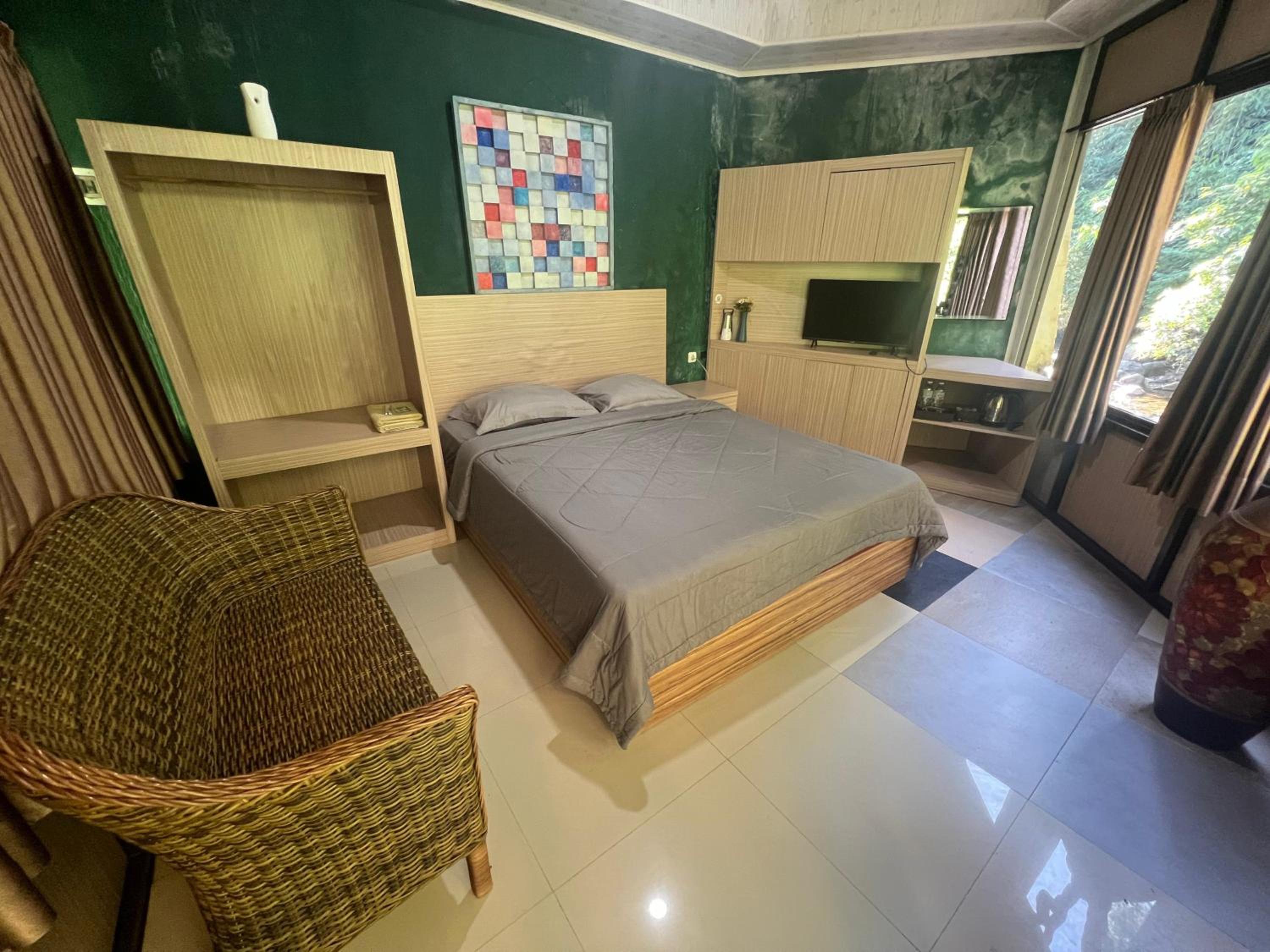 Double Room with Shared Bathroom photo 1