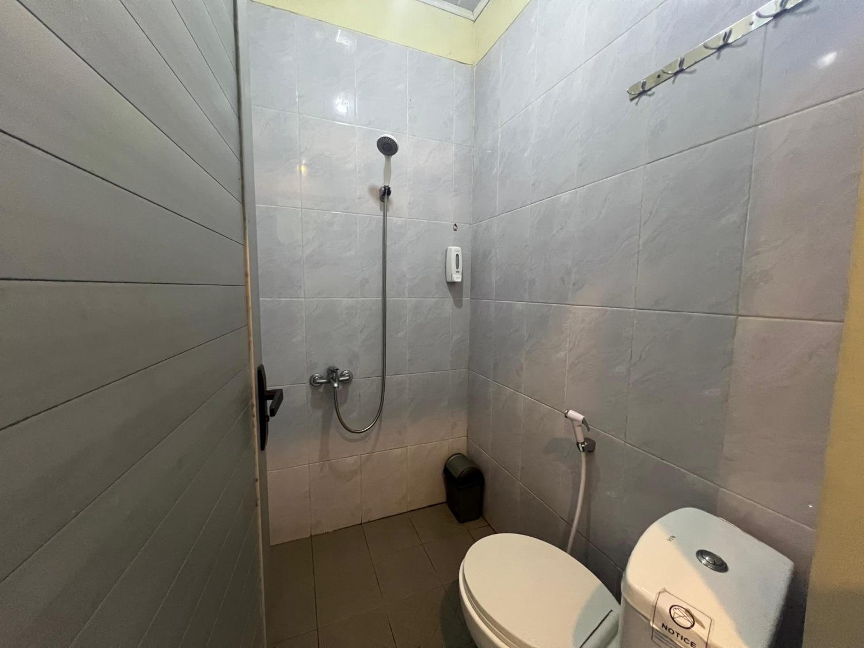Double Room with Shared Bathroom photo 2
