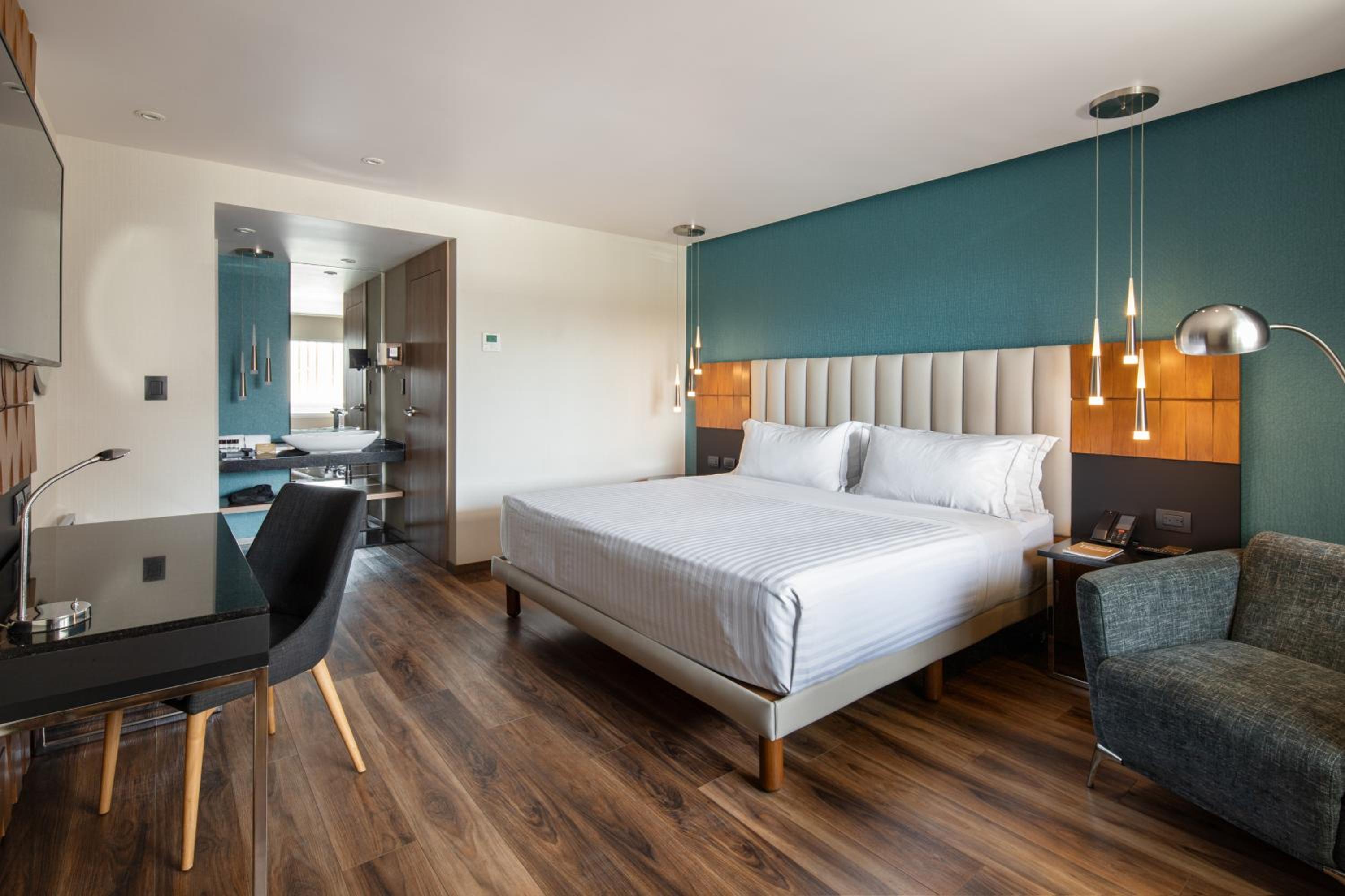 Executive King Room - Photo 3