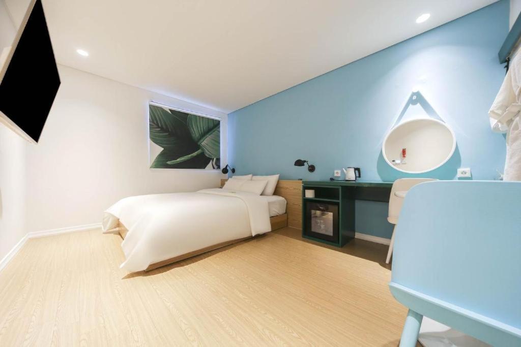 Standard Double Room - Photo 3