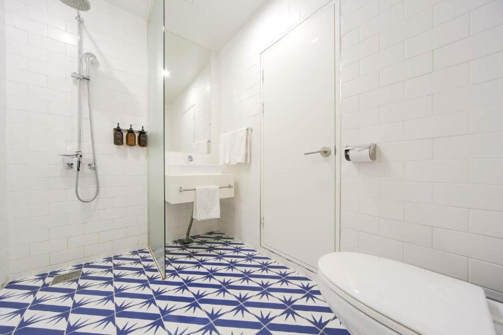 Standard Double Room - Photo 2