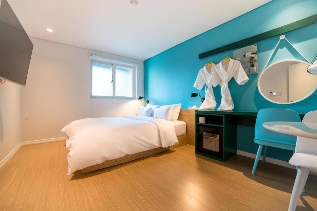 Standard Double Room - Photo 6
