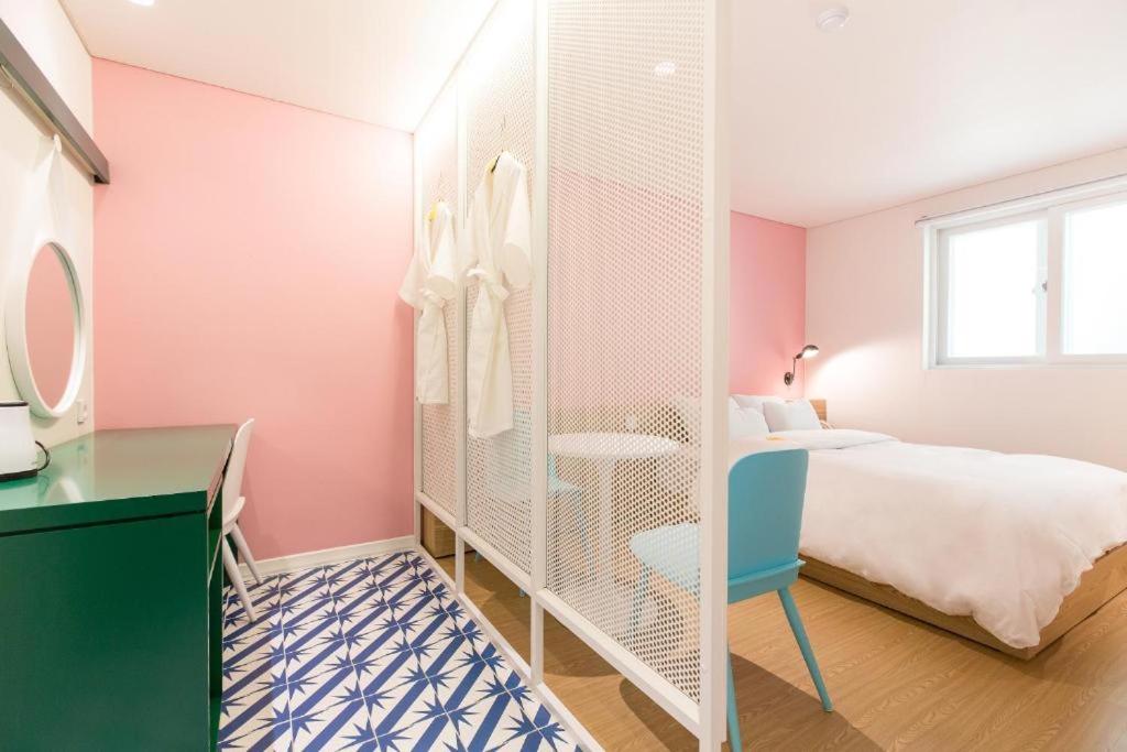 Deluxe Room - Photo 4