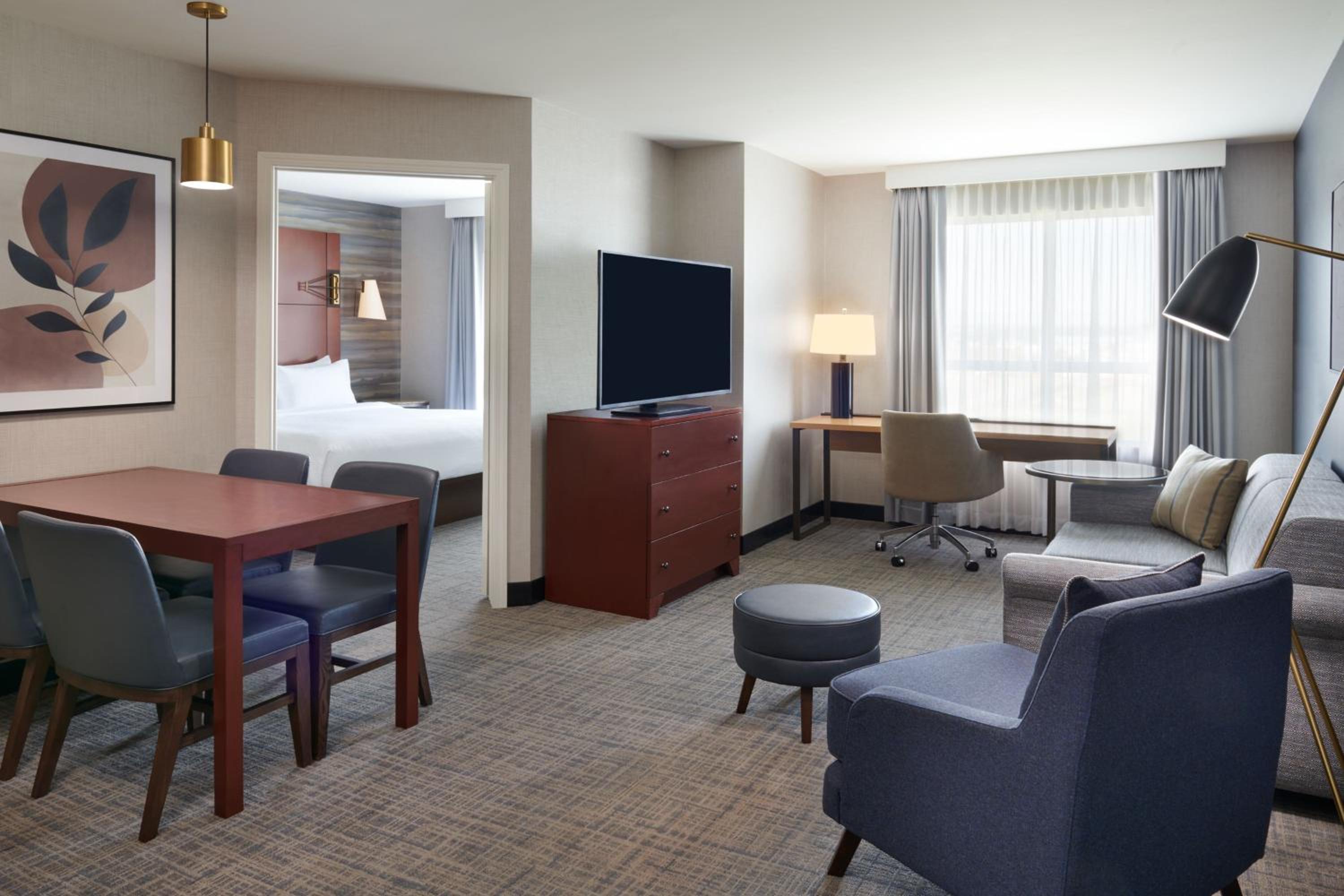 Two-Bedroom Suite - Photo 2
