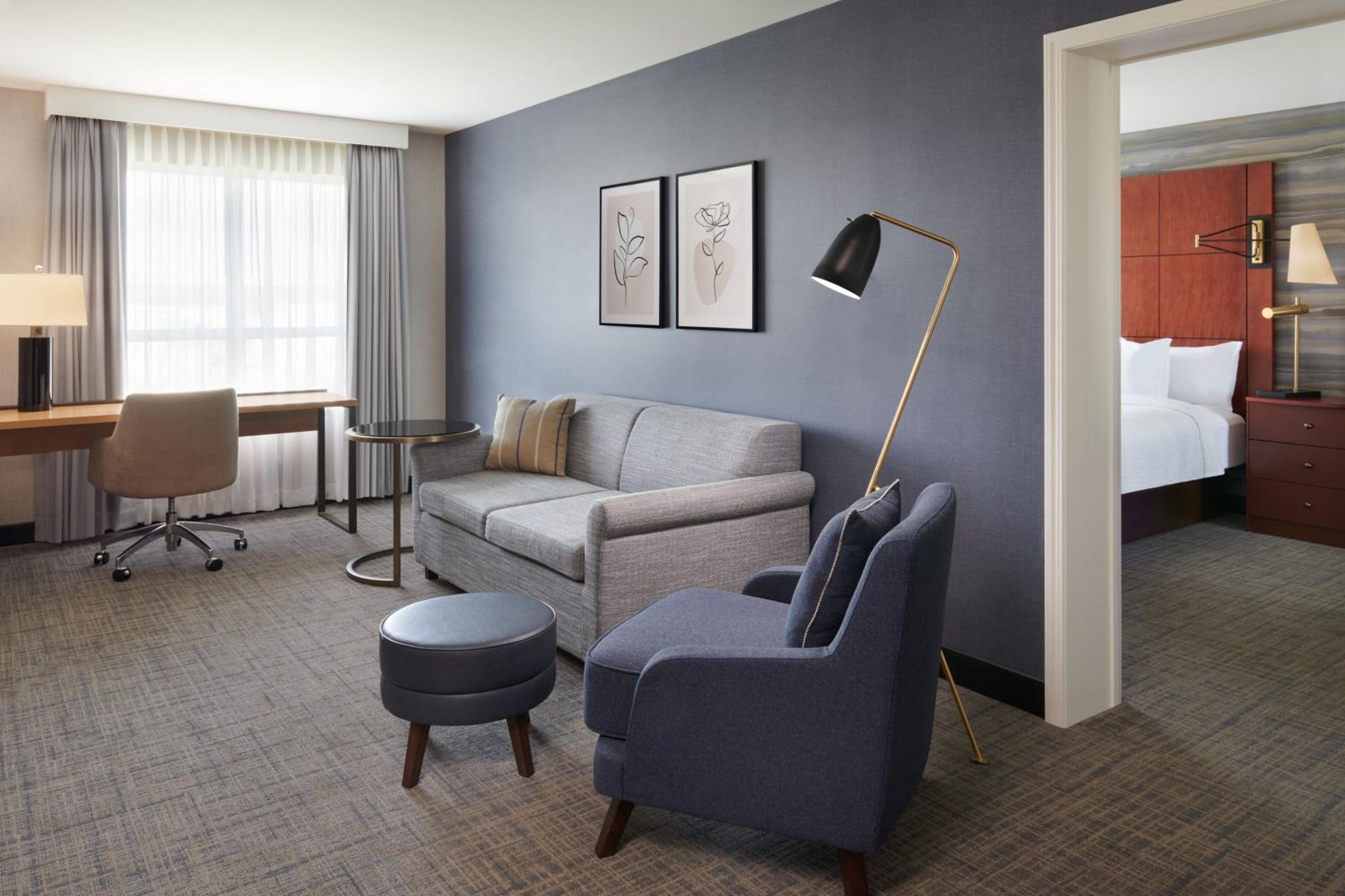 Two-Bedroom Suite - Photo 7