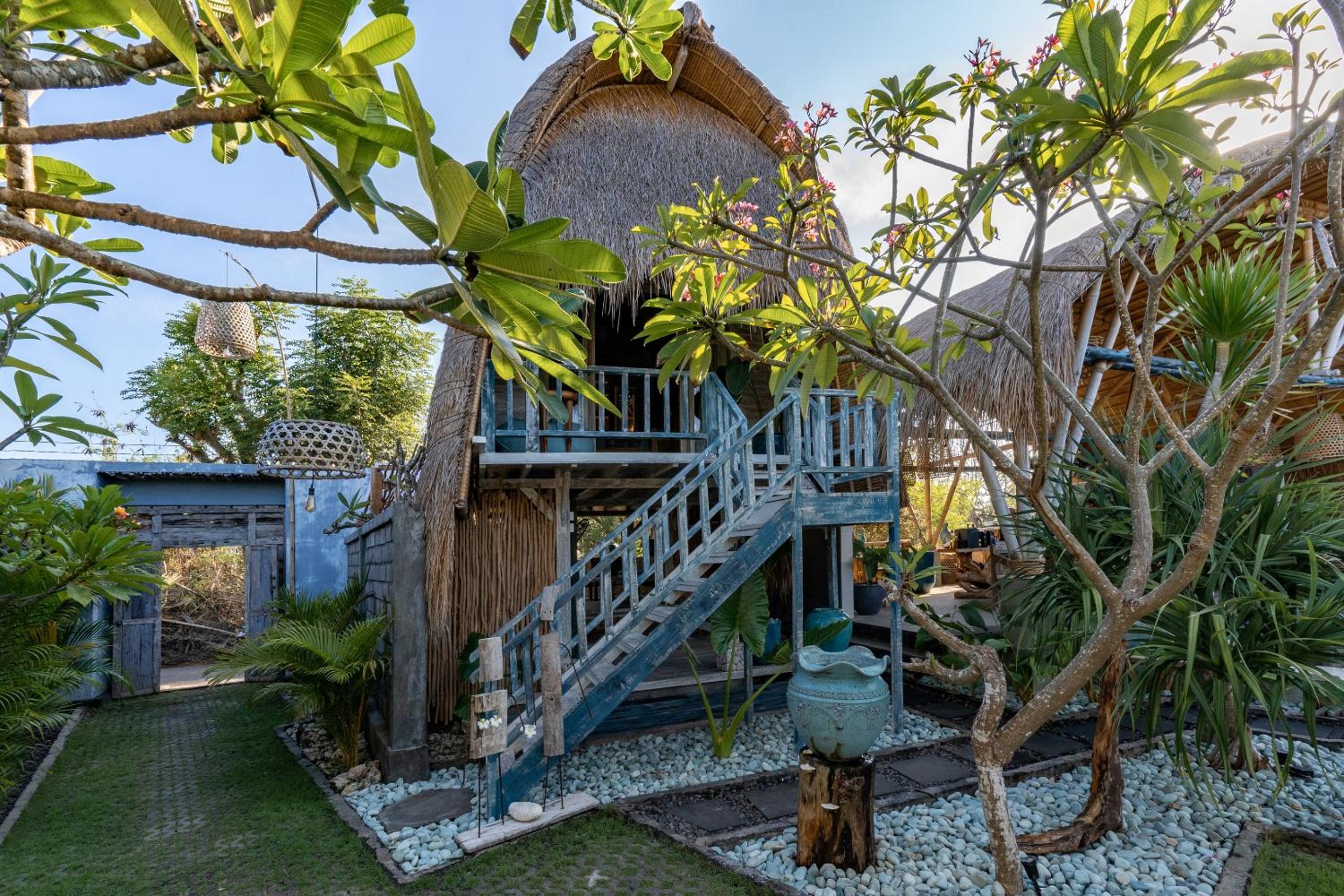Bungalow with Garden View photo 2