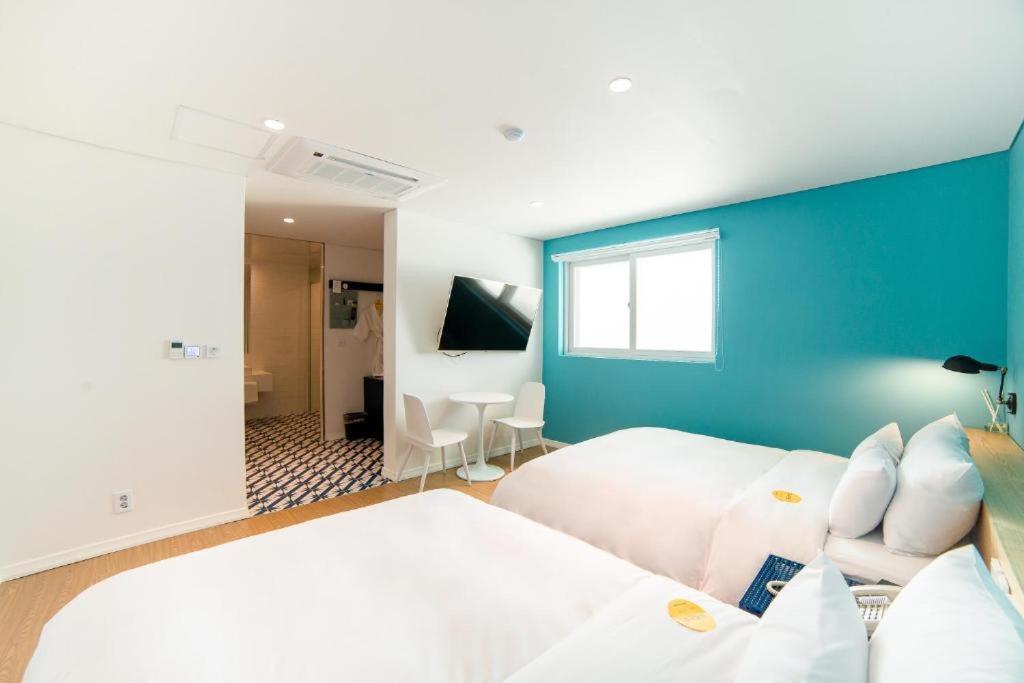 Suite - Photo 5