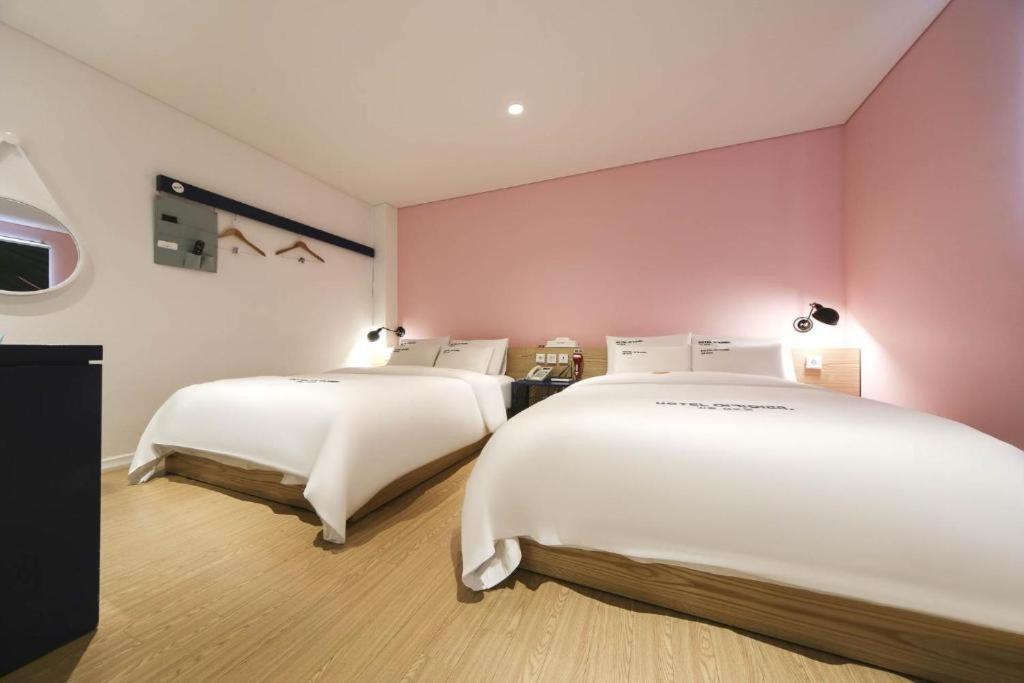 Suite - Photo 4