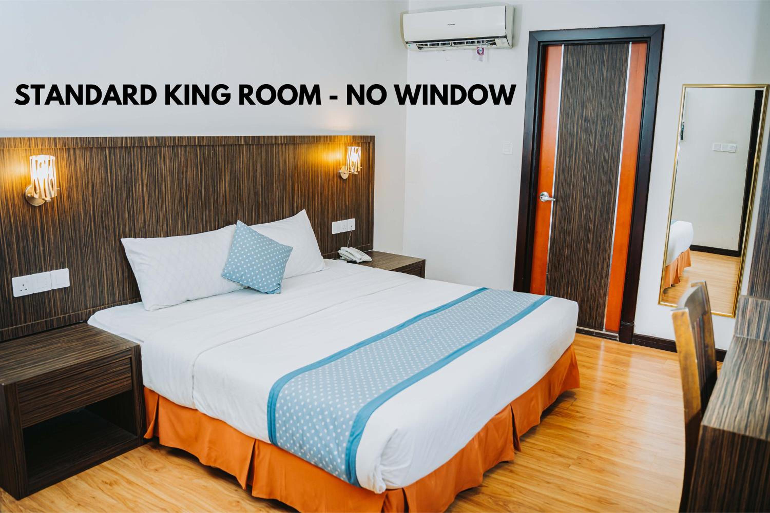Standard King Room - Photo 8