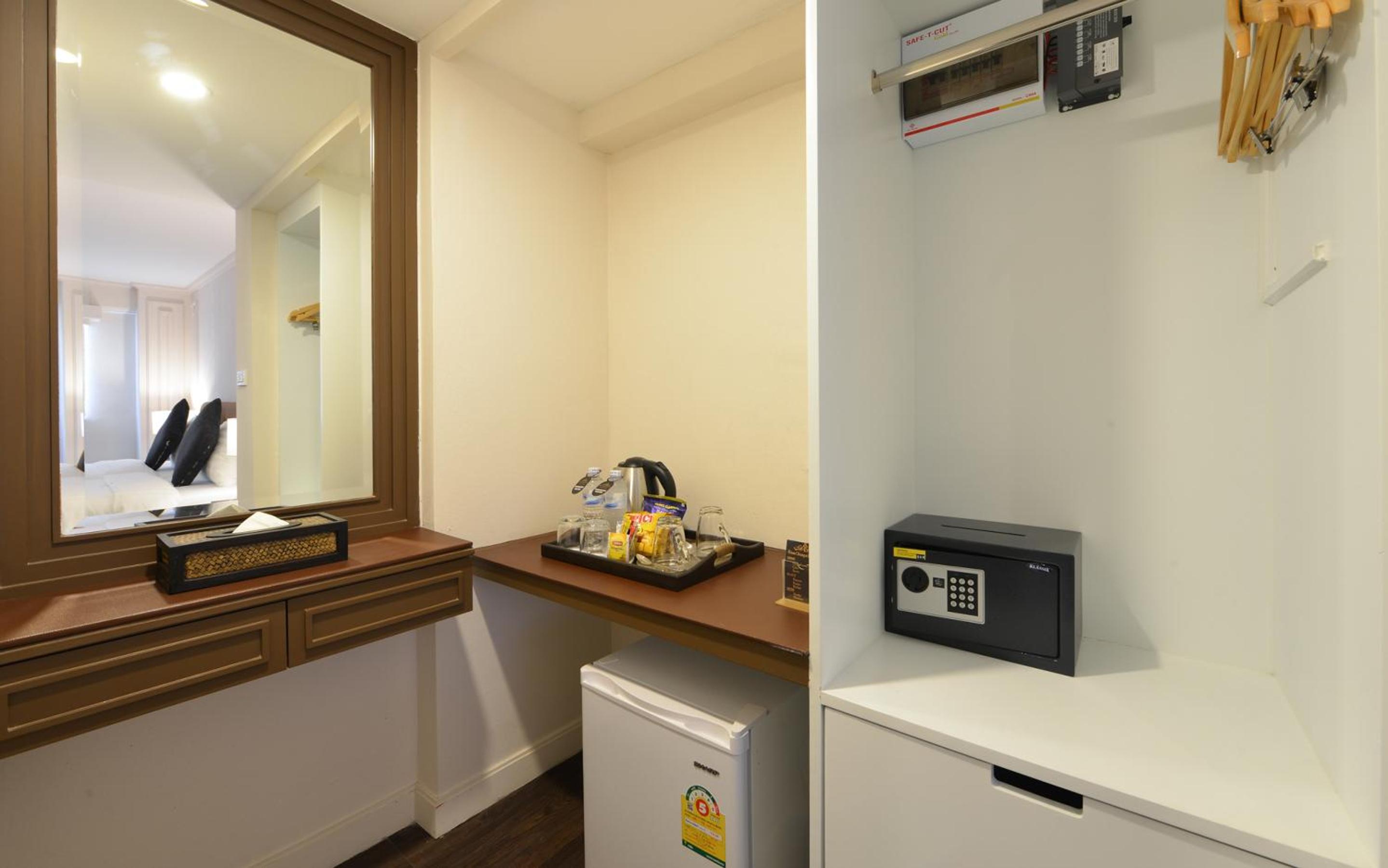 Superior King Room photo 2