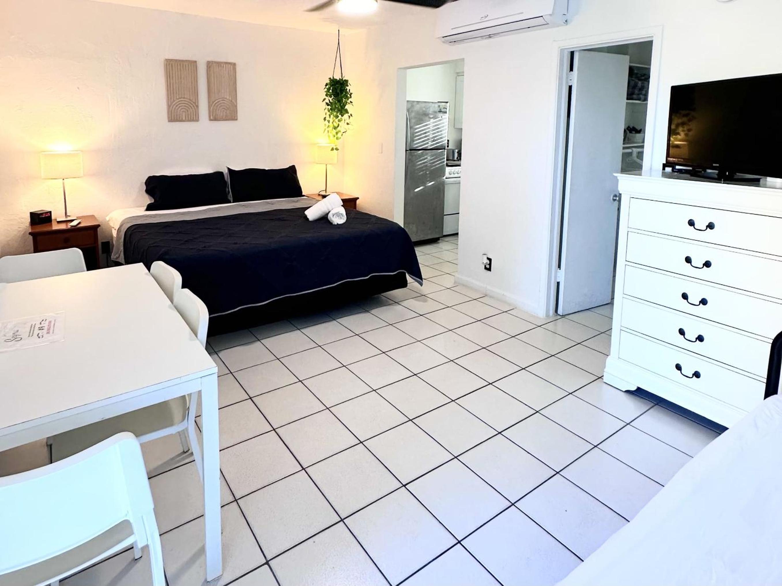 King Studio with Sofa Bed