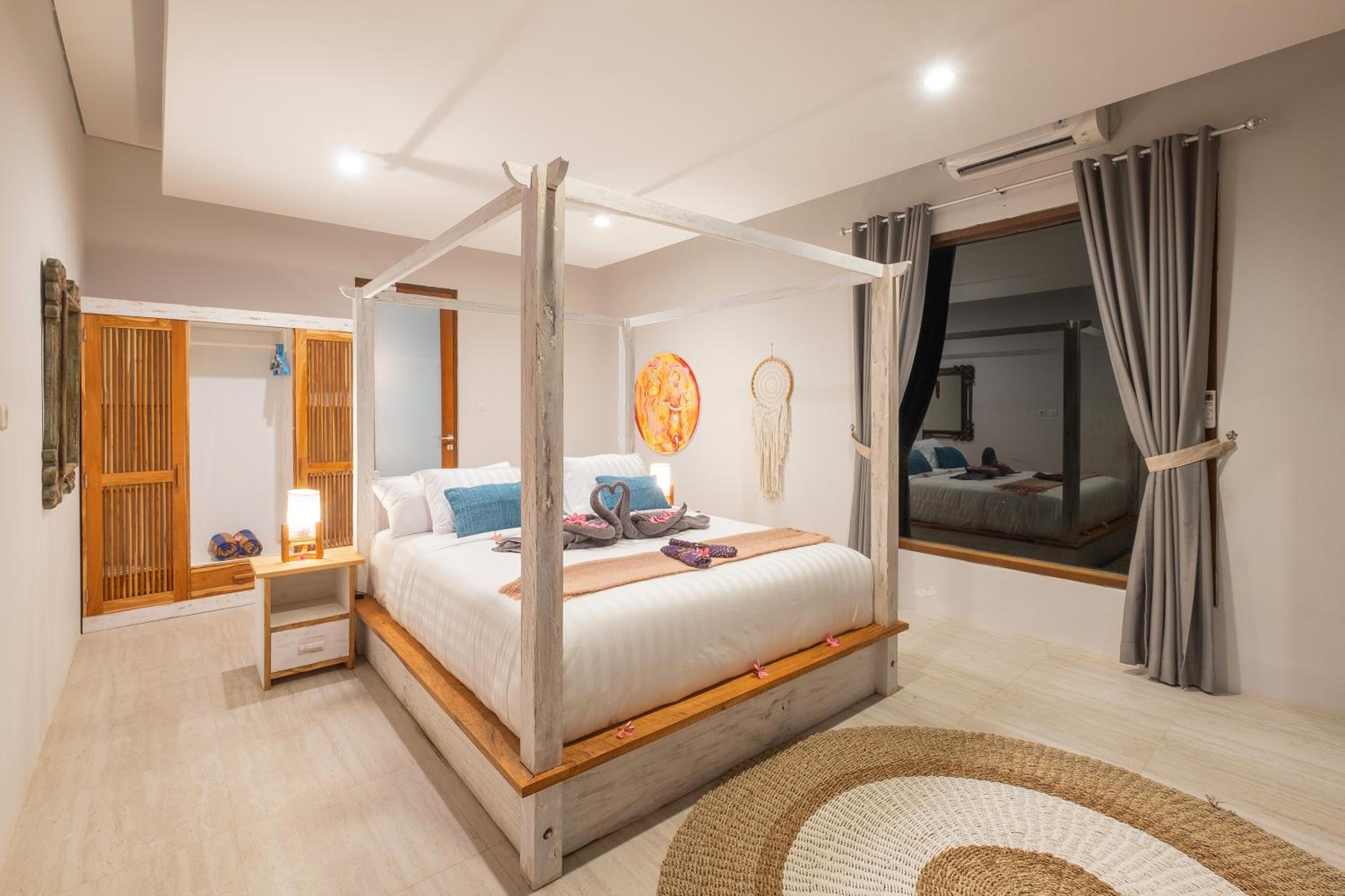 Superior Room with Pool View 2