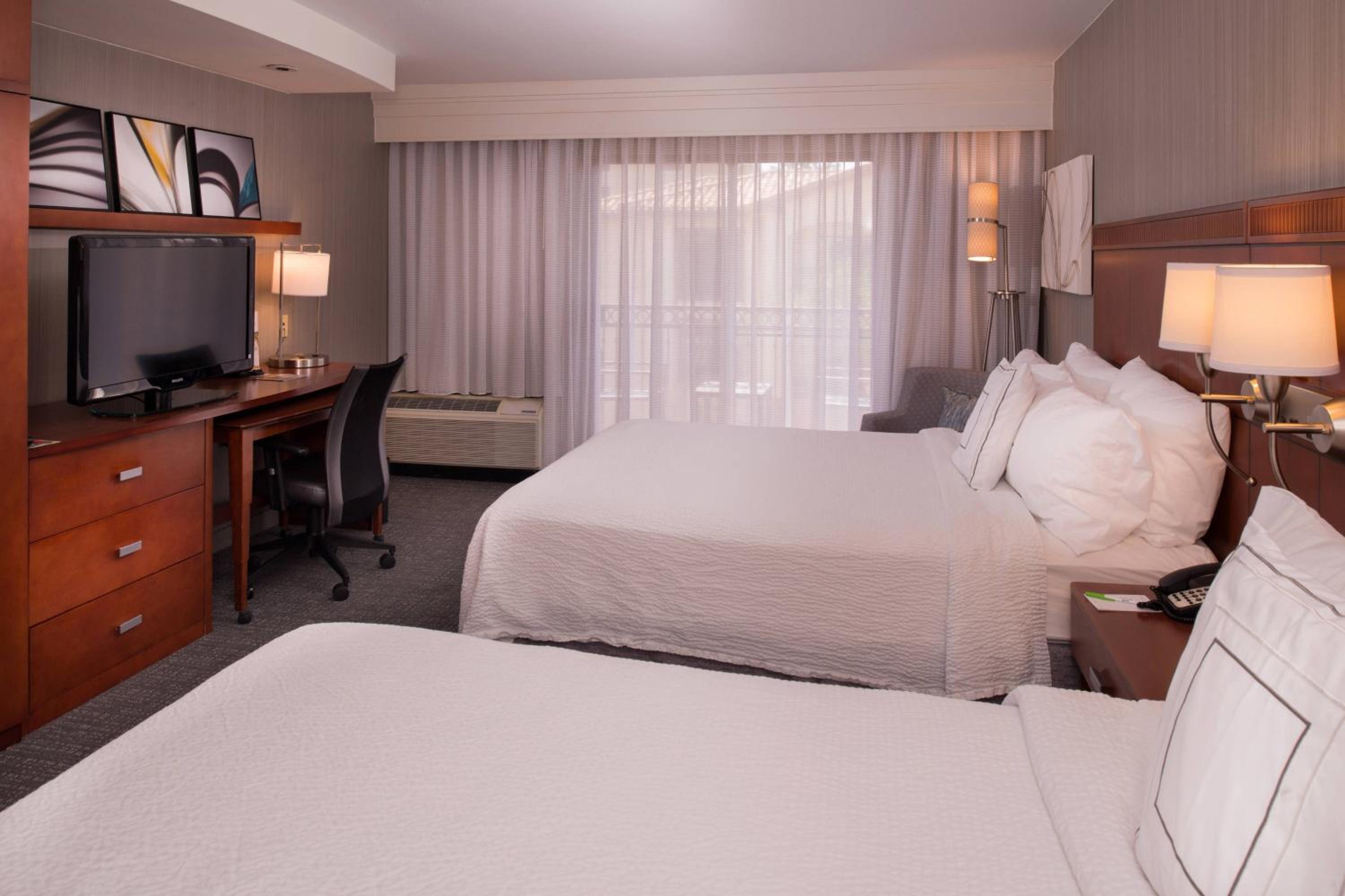 Queen Room with Two Queen Beds - Photo 1