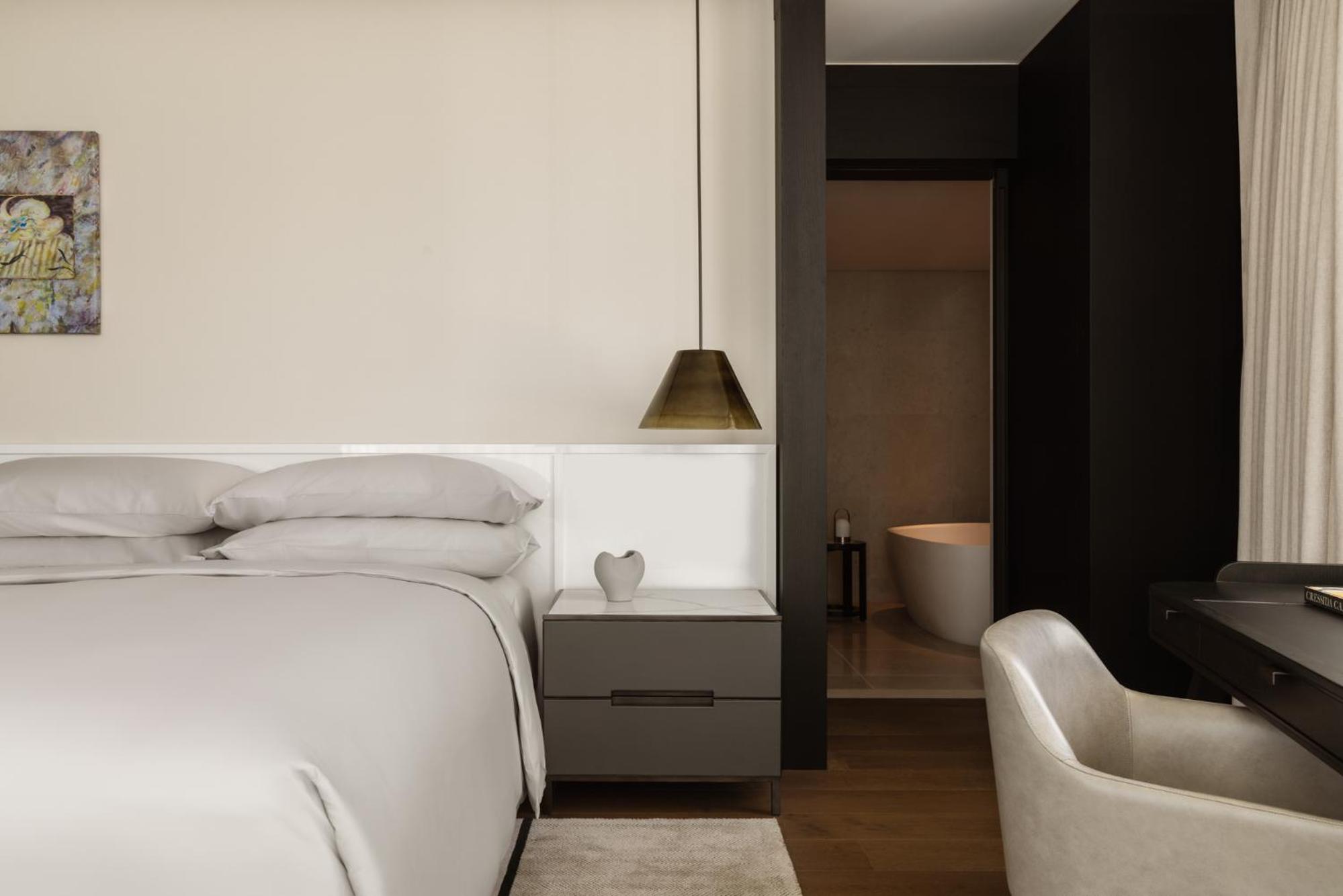 Skyline King Room