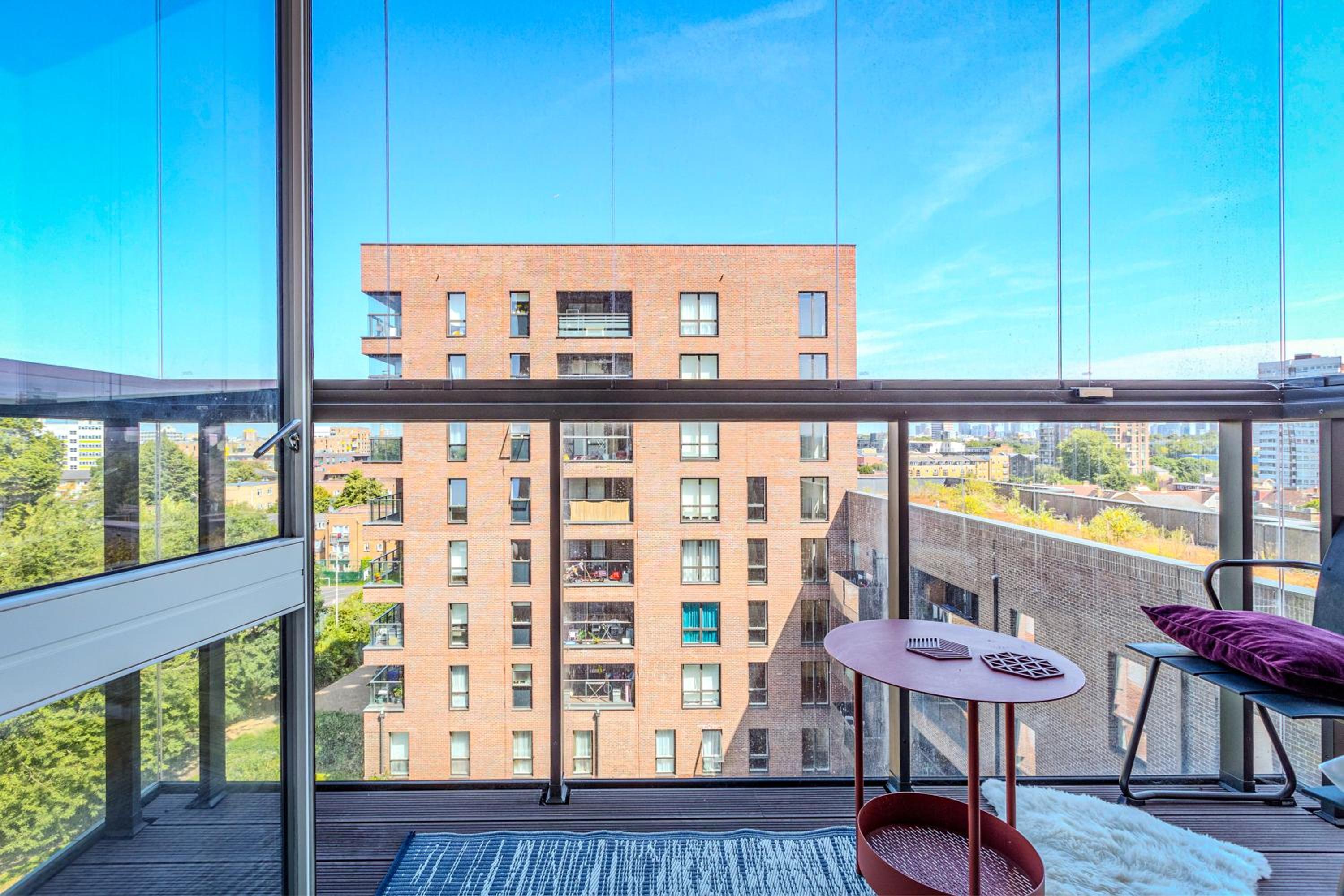One-Bedroom Apartment photo 2
