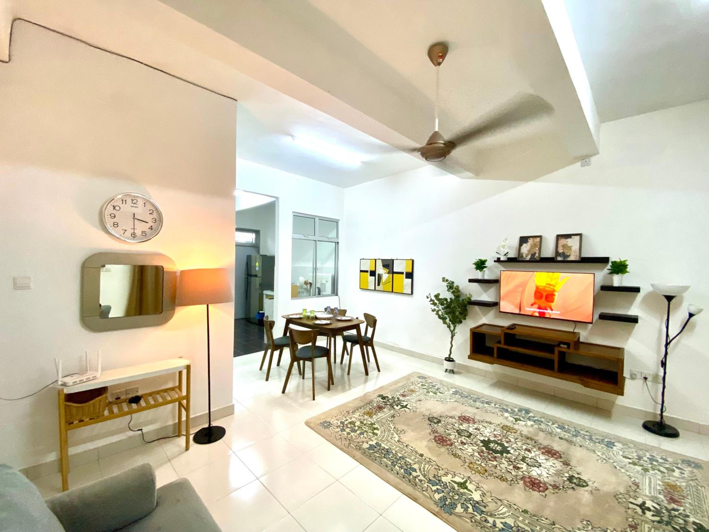 Four-Bedroom House photo 2