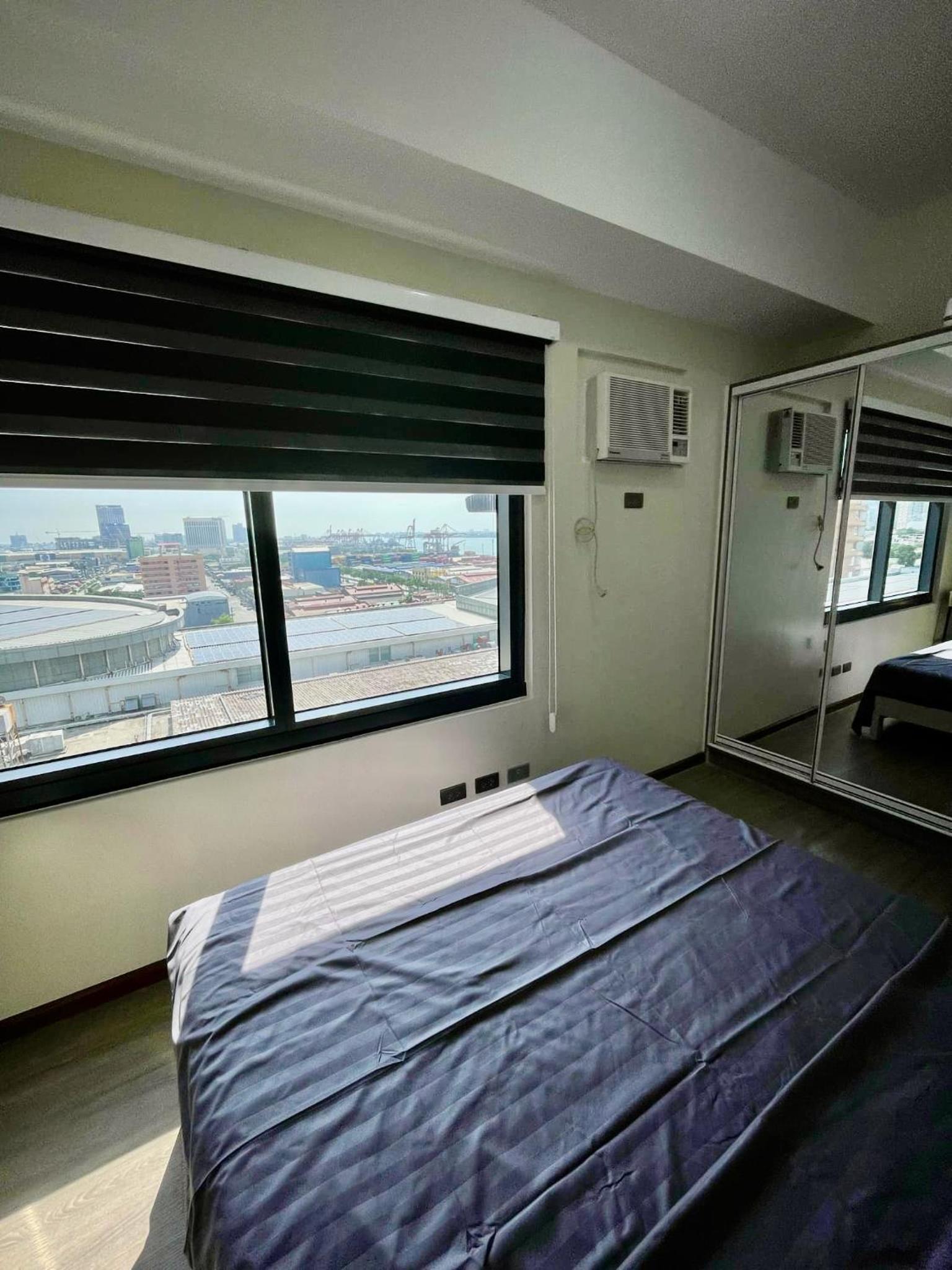 One-Bedroom Apartment With City View