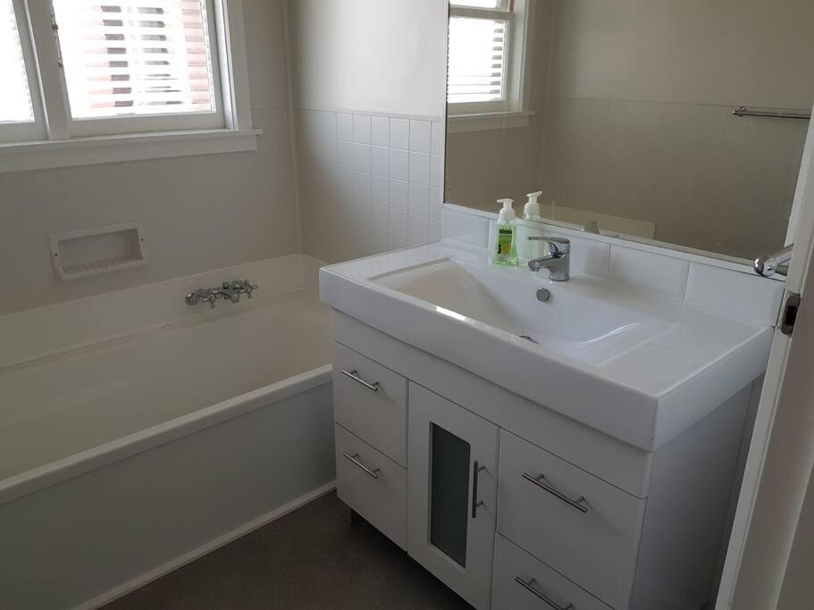 Three-Bedroom Vacation Home  photo 2