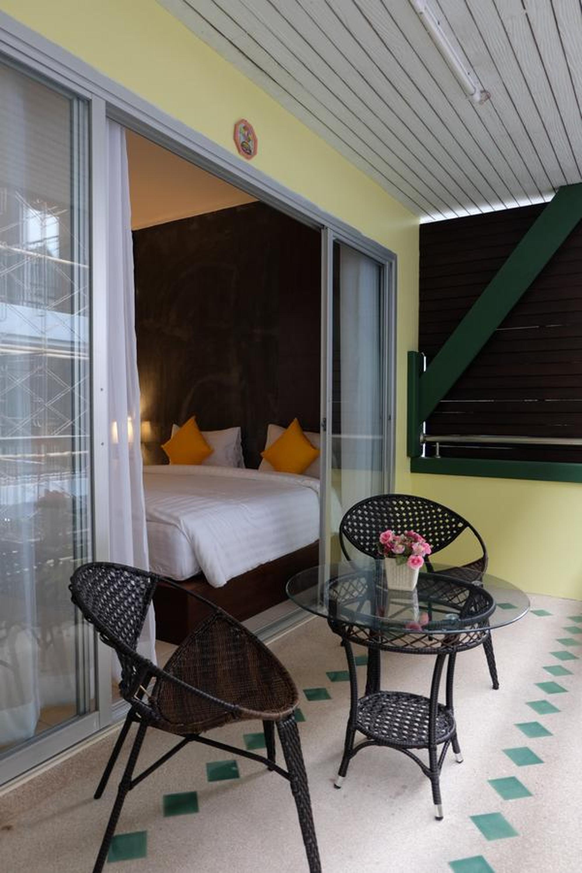 Double Room with Balcony - Photo 3