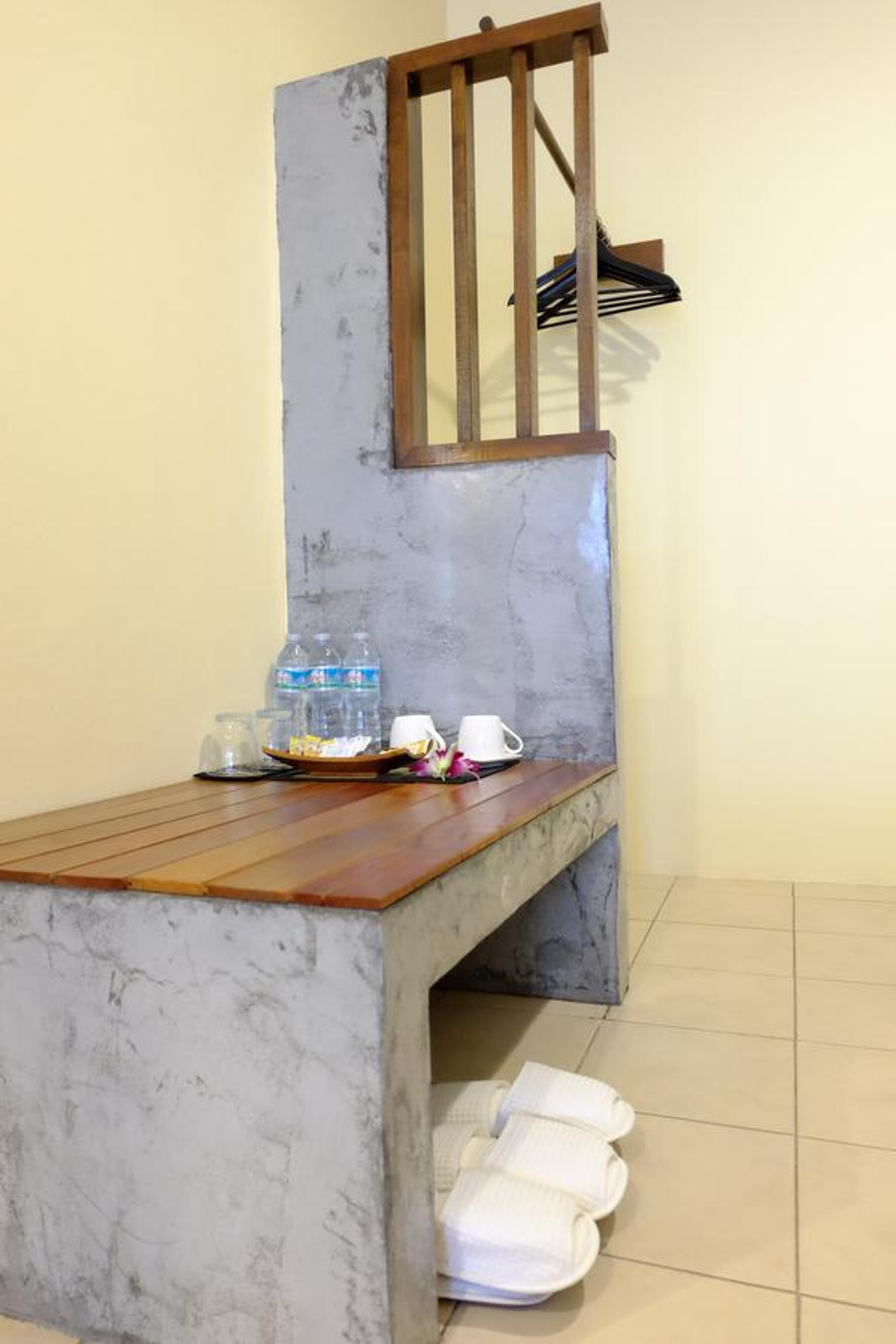 Double Room with Balcony - Photo 4